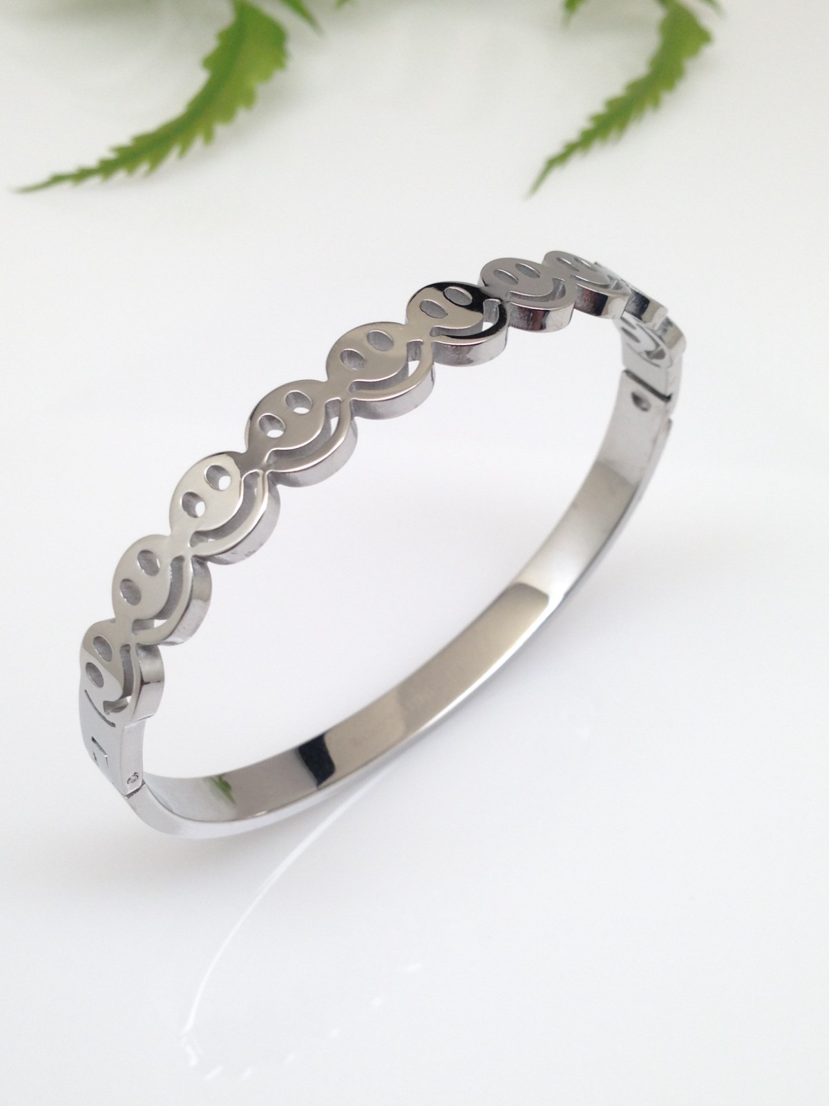 Happy Face Bangle Bracelet Stainless Steel Plain Silver Bangle 6.5″ 8mm