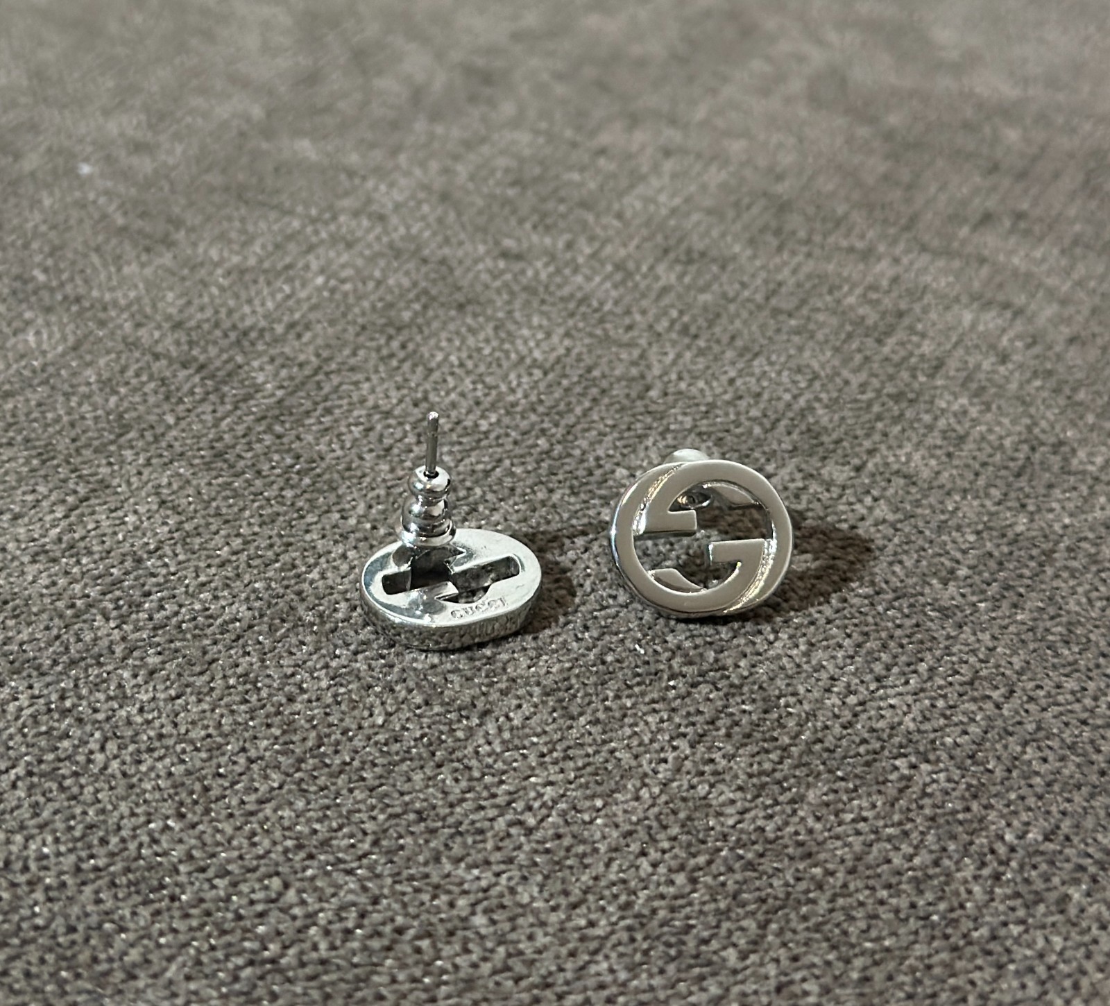 Gucci Interlocking GG Stud Silver Tone Earrings Logo Minimalist