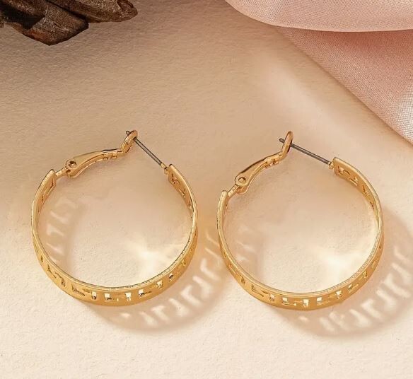 NEW WOMEN’S MEDIUM SMALL GOLD GREEK KEY ROUND HOOP EARRINGS LIGHT WEIGHT 1″
