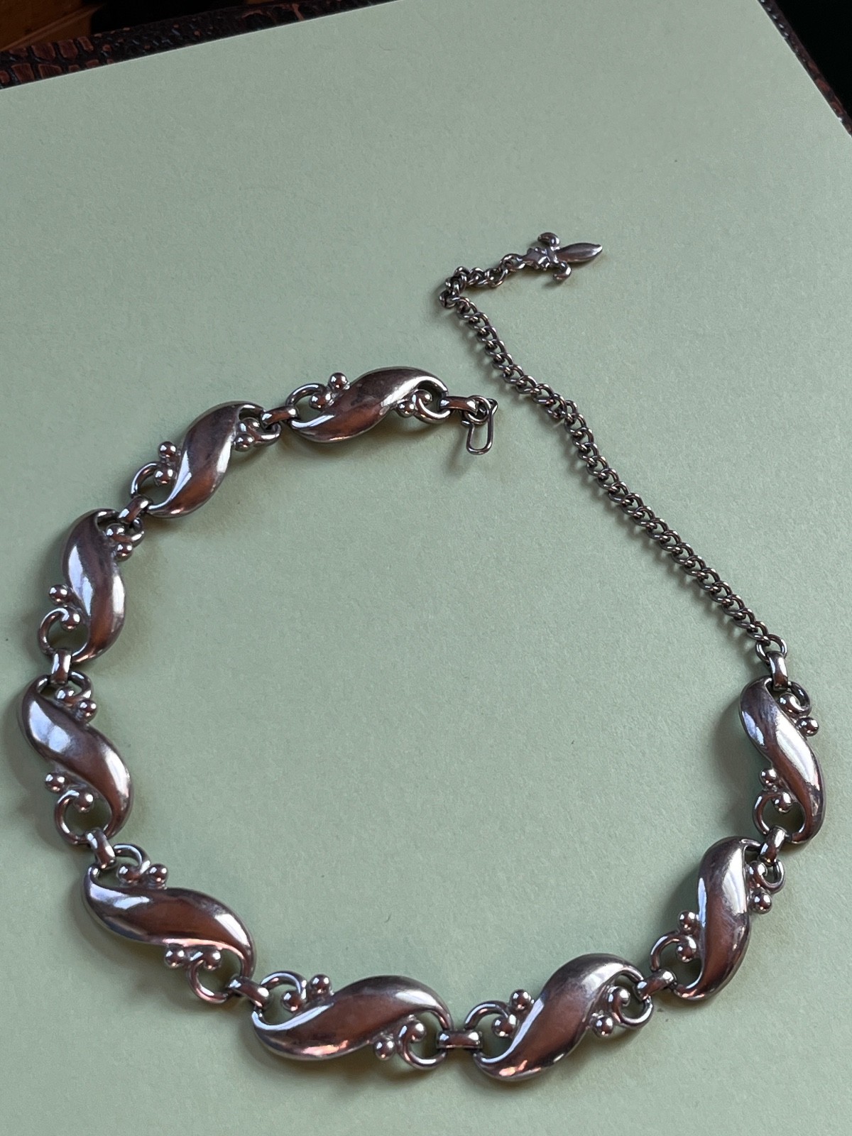 Vintage Silvertone Swirl Link Choker Necklace – about 11.5 inches in length