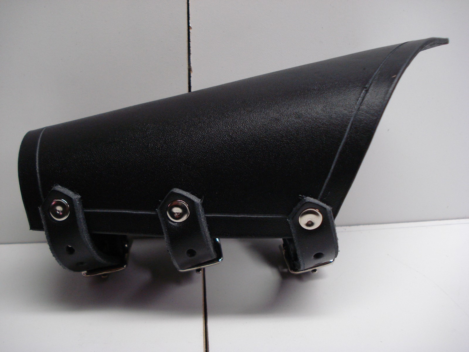 LEATHER BLACK PLAIN MEDIUM BRACER…BLACK METAL..(MDLG0017)….. ULVER