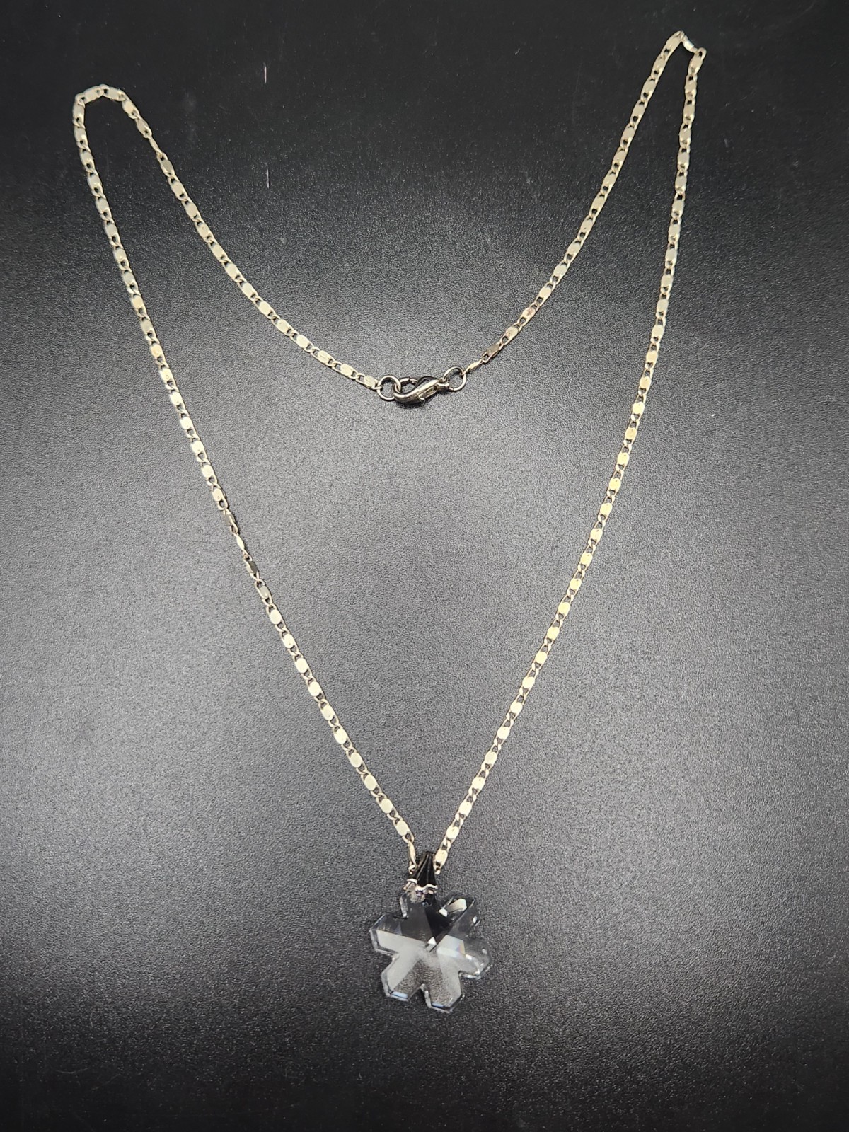 #0246 – Crystal Snowflake Pendant Necklace Silver Tone Winter Holiday 18″