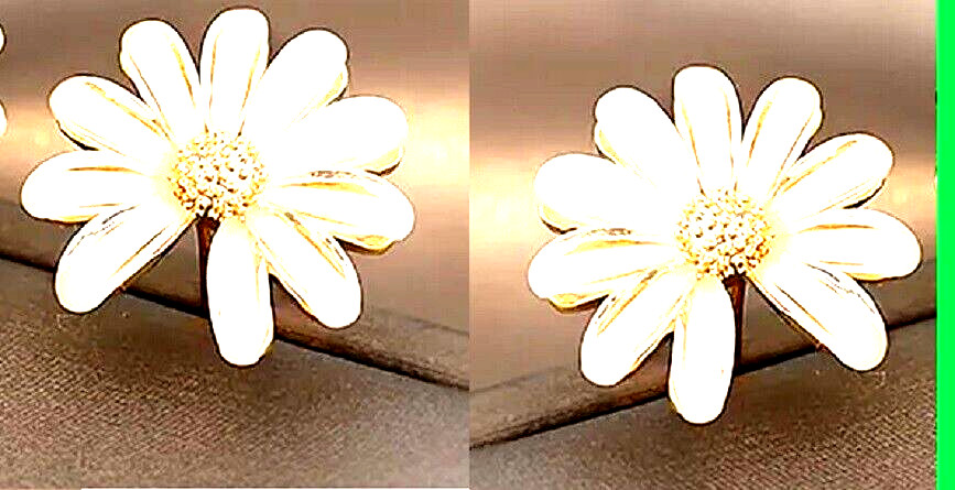 1 PAIR new – GOLD PLATED DAISY WHITE POST EARRINGS – 3/4 INCHES ROUND
