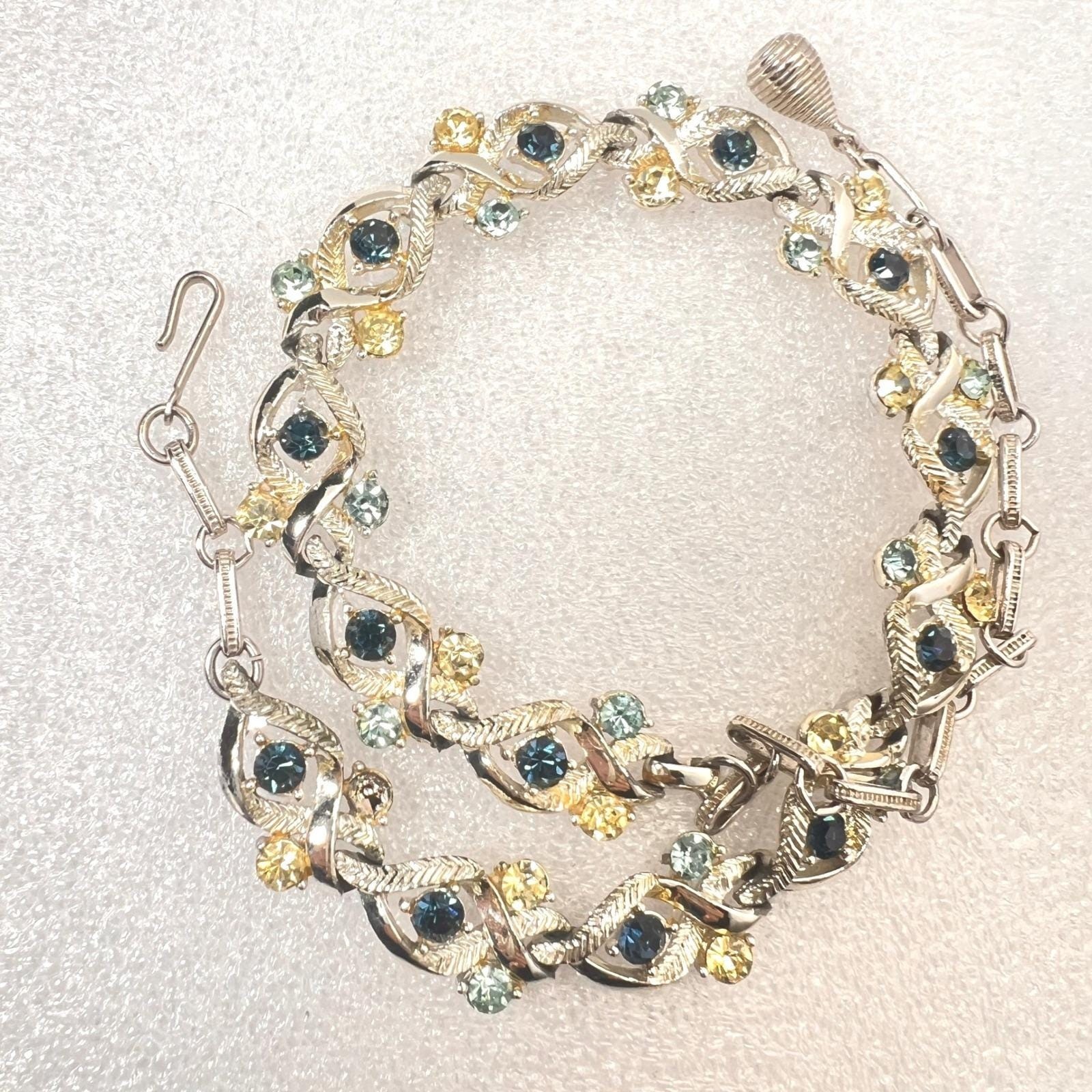 Vtg Coro Eyes Necklace Two-Tone Blues & Yellow Rhinestones Silver Tone READ