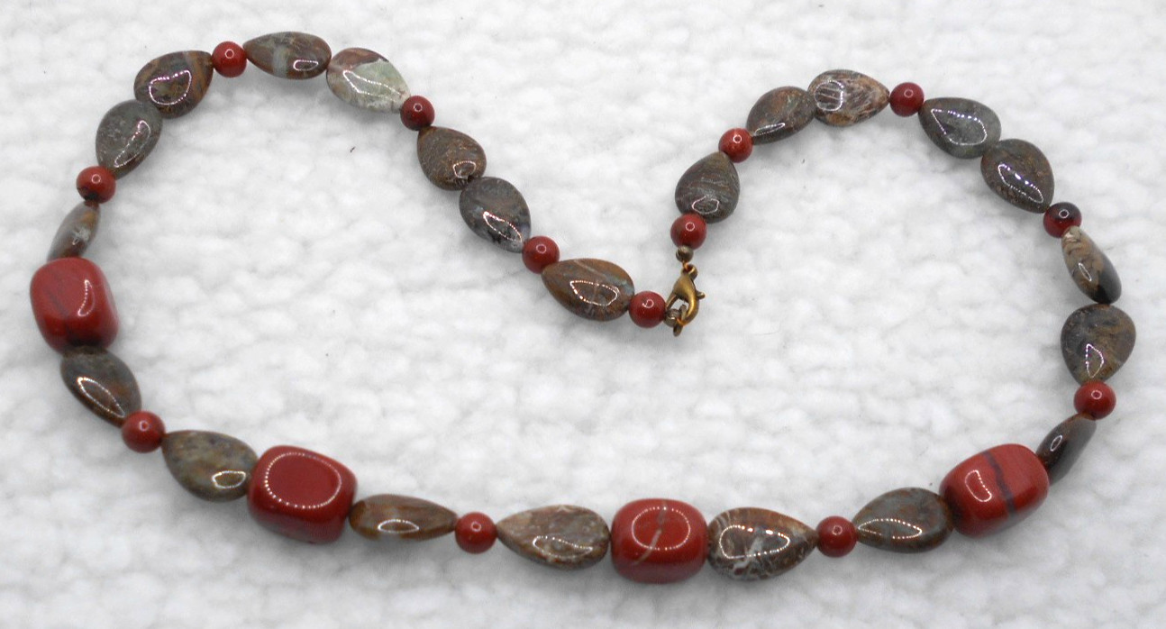55cm, 21.75″ Necklace, Jasper + Red Jasper. Handmade. (1A1)