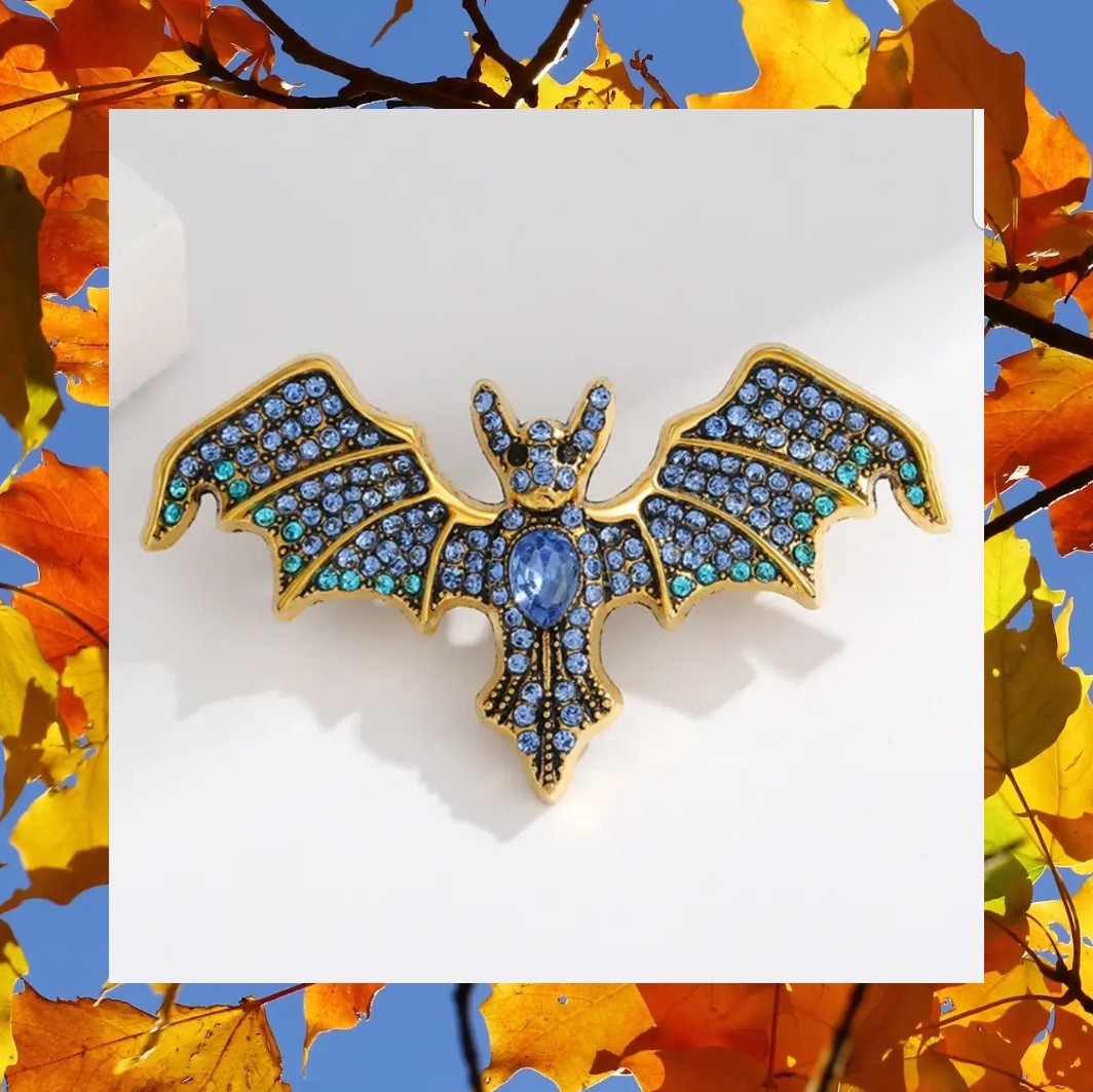 BLUE RHINESTONE BAT PIN BROOCH~HALLOWEEN COSTUME ACCESSORY~WICKED WITCH~VAMPIRE