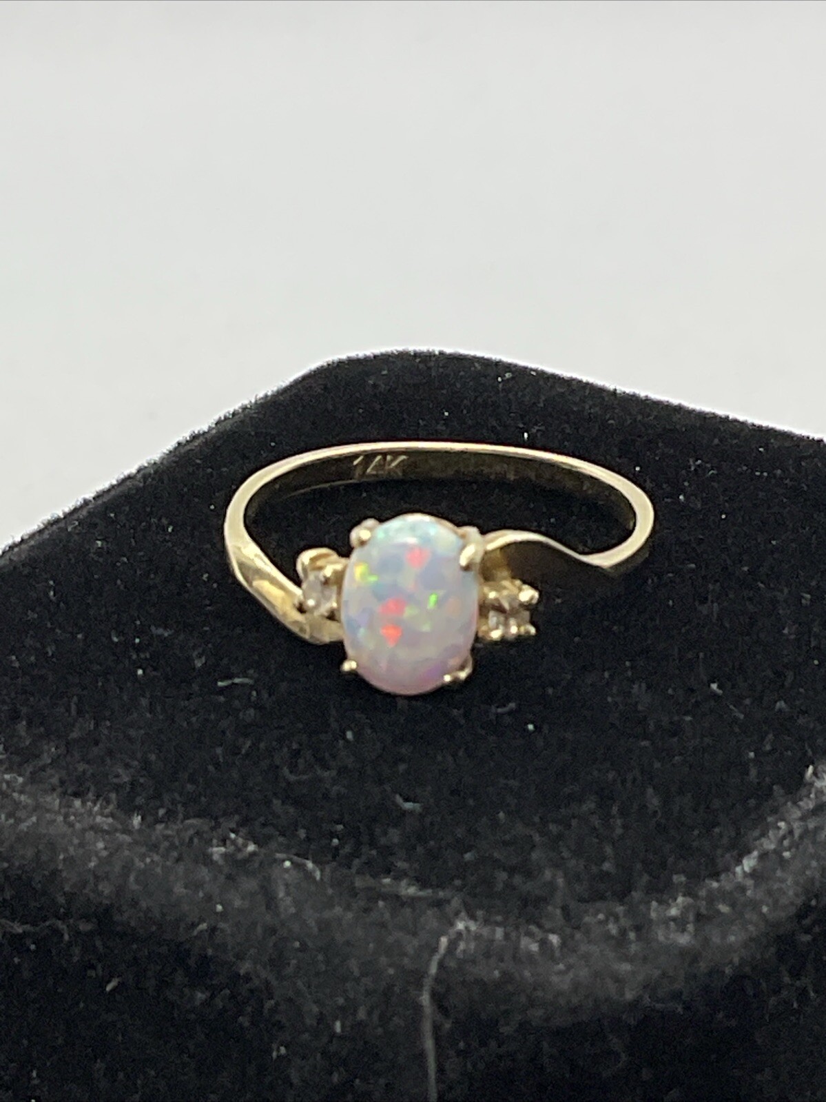CUTE Solid 14K Yellow Gold 0.54CTW Created Opal & White CZ Ring 1.7gr. Size 7.5