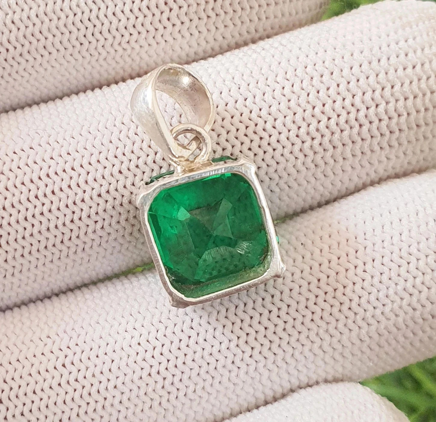 20.20 Ct Natural Emerald 925 Silver Square Pendant Gorgeous Gemstone with chain