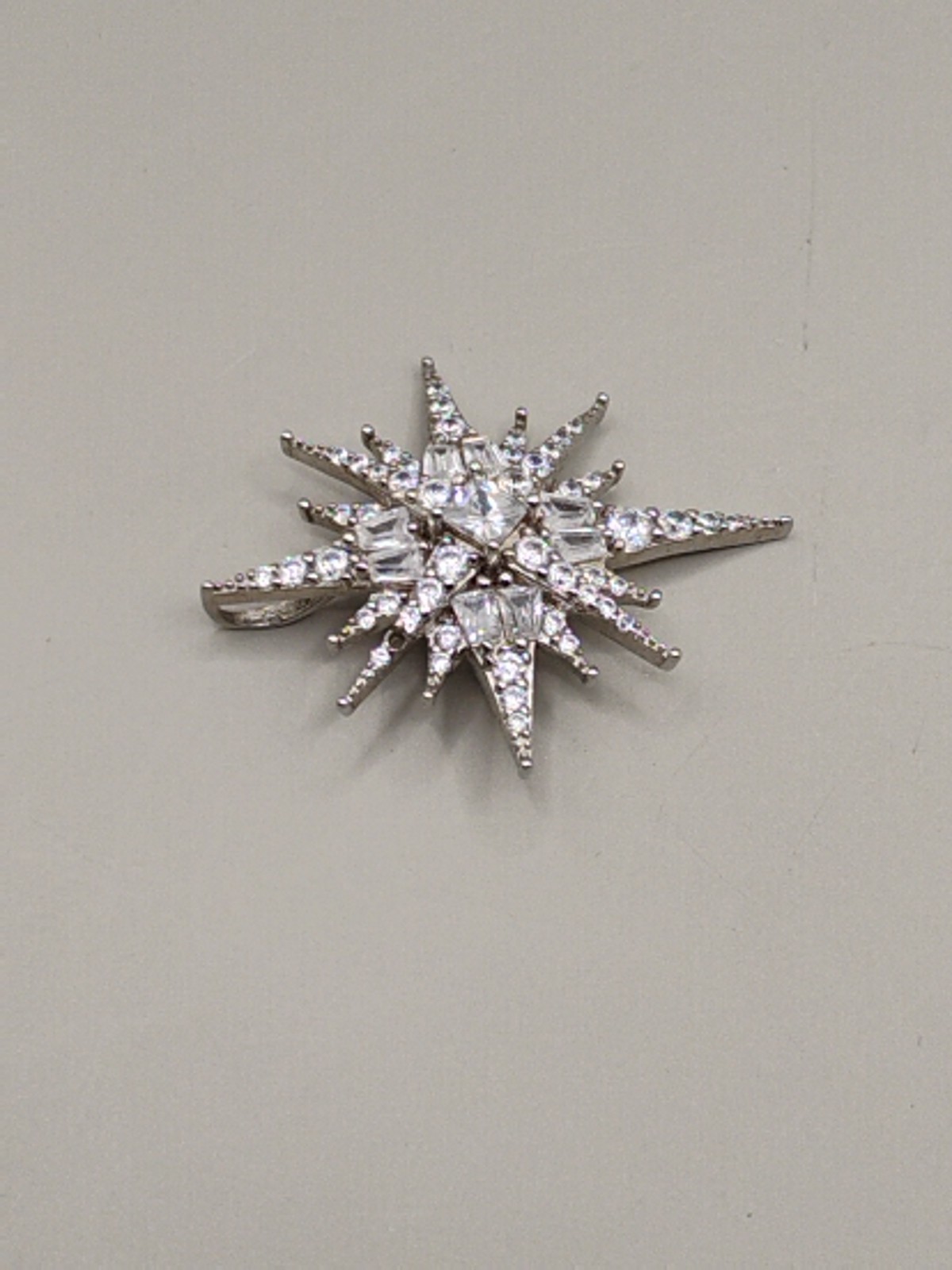 RL Sterling Silver CZ Round Stones Baguette Pendant Missing 1 Stone 2.2g Scrap