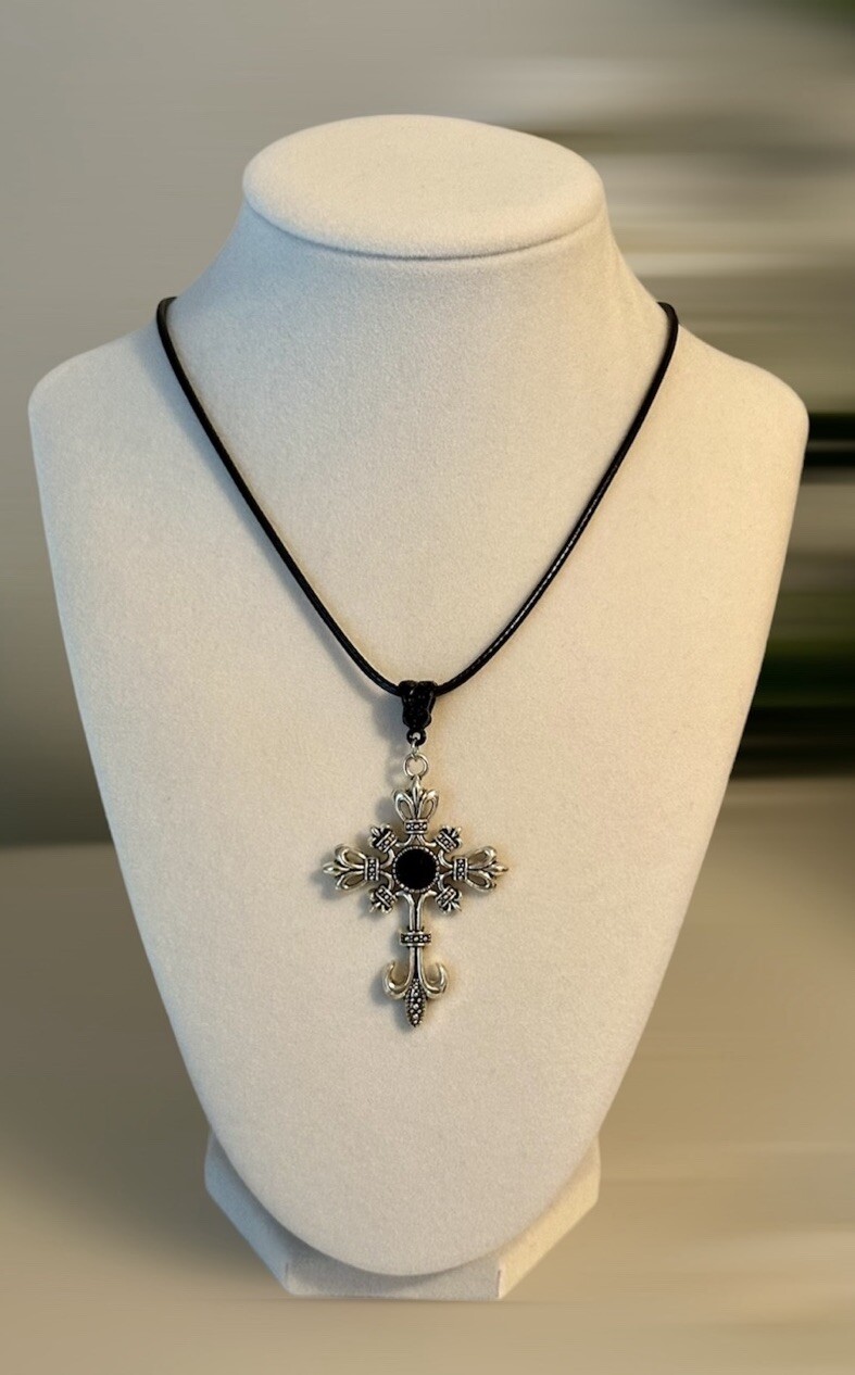 Gothic Dark Silver Cross Vampire Necklace Chain Jewelry Halloween