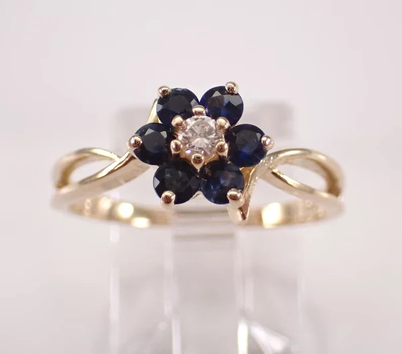 1.10Ct Round Cut Blur Sapphire Flower Wedding Ring 14K Yellow Gold Plated Silver