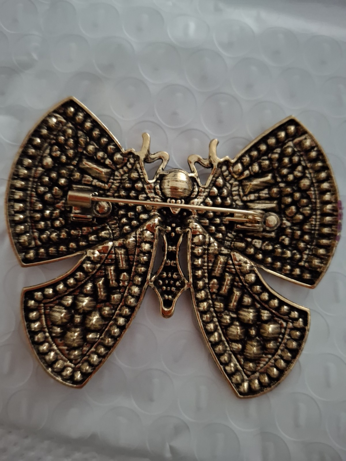 Butterfly Brooch Pin Gold Tone Blue Purple Round Rhinestone Pavé Metal