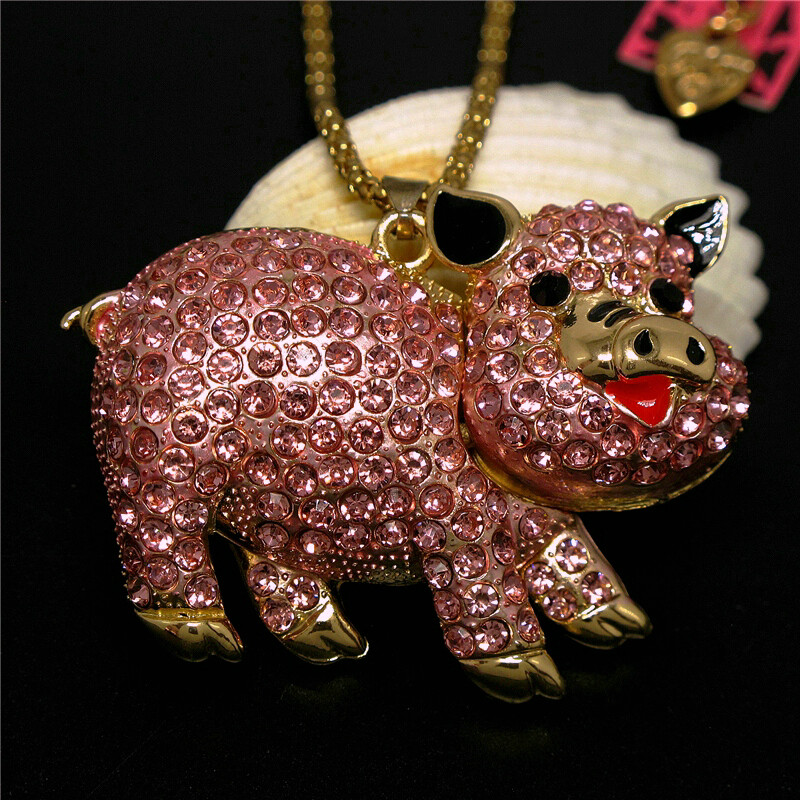 New Holiday gifts Pink Cute Pig Animal Crystal Pendant Necklace Sweater Women