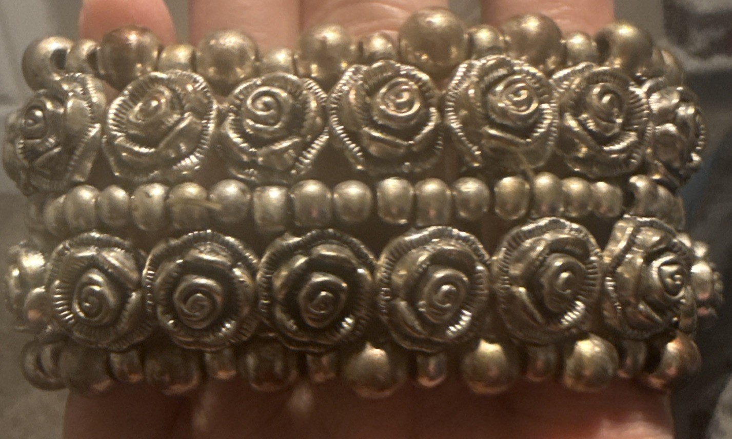 LARGE BOLD RUNWAY COUTURE SILVER TONED METAL ROSE BEADS STRETCH CUFF BRACELET