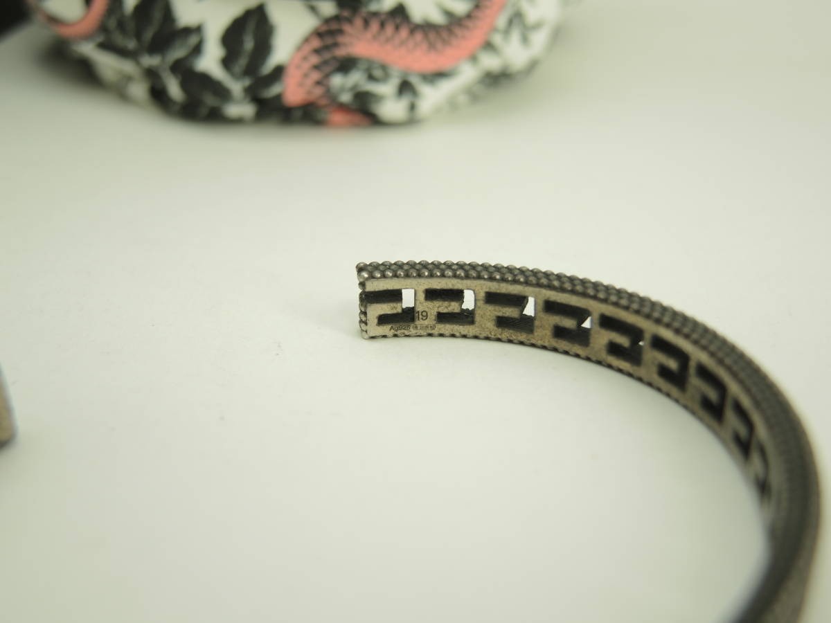 Gucci GG Silver SV925 Thin Bangle Bracelet W7.0 in