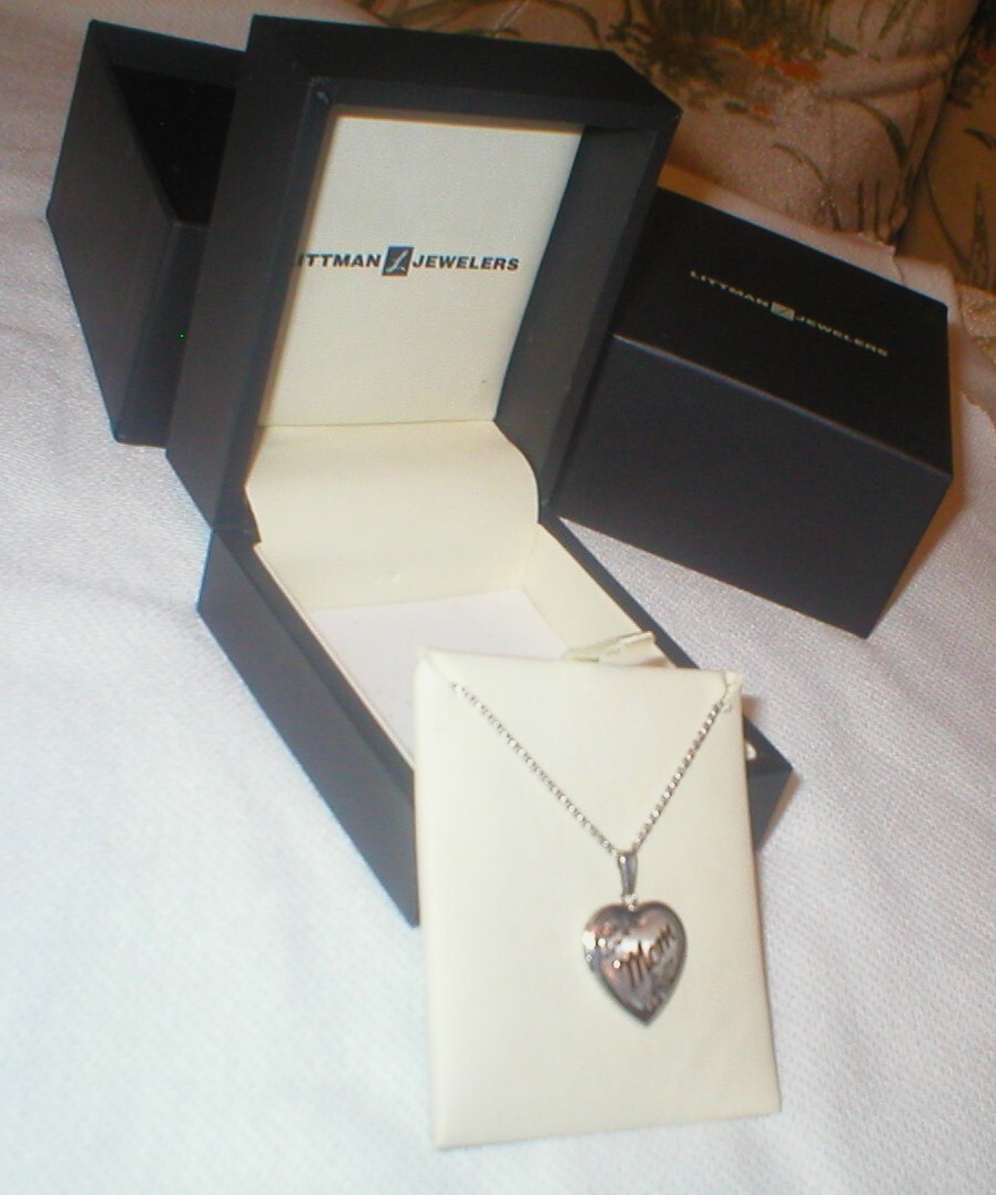 MOM LOCKET NECKLACE LITTMAN JEWELERS HOLDS 2 PHOTOS SOLD AS IS
