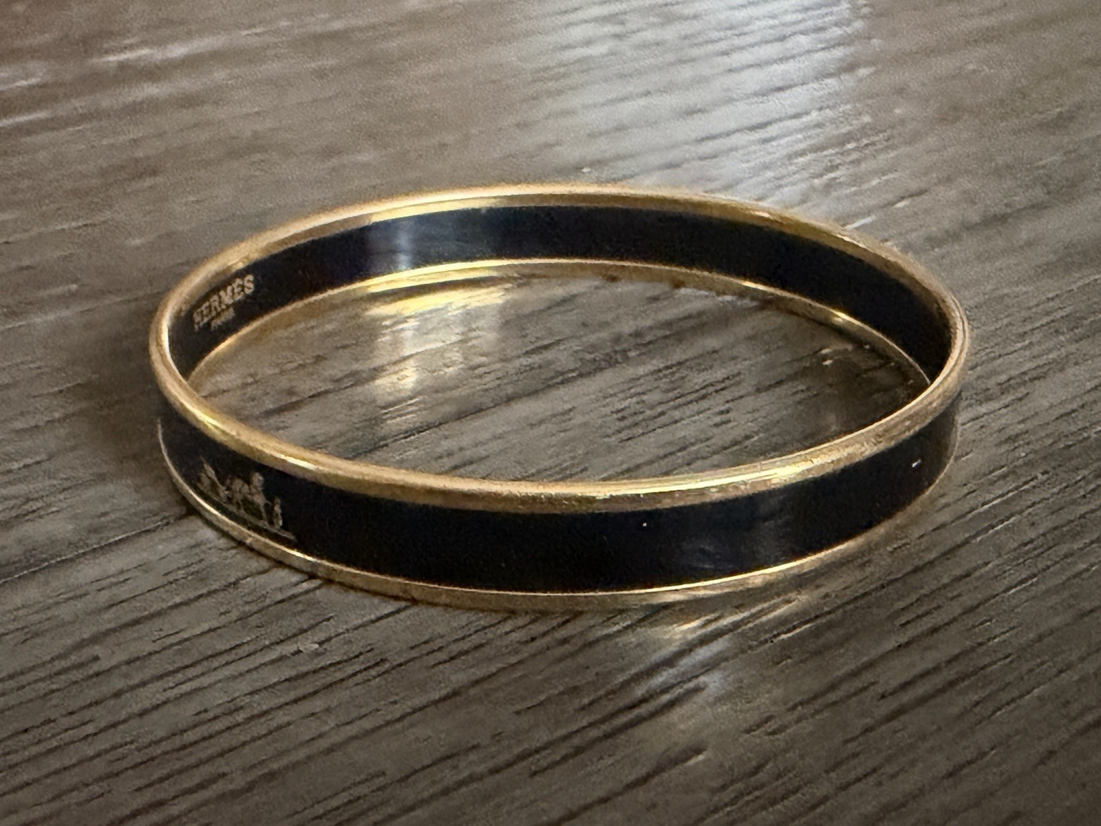 Authentic Hermès Caleche Black Enamel & Gold Plates Narrow Bangle Bracelet 8.25”