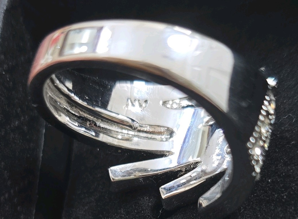 NV Cubic Zirconia and 925 silver ring, adjustable from size 6 to 9