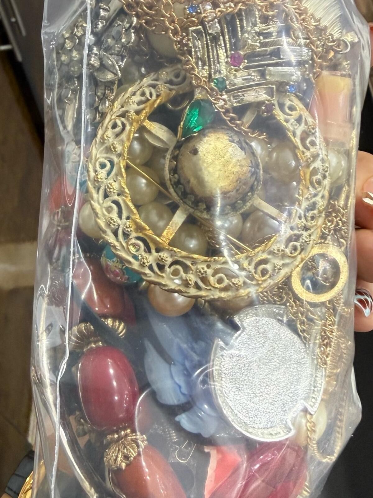 Vintage Mix Estate Jewelry Lot Silver Gold Tone Scrap Hobby Repair Mystery Bag