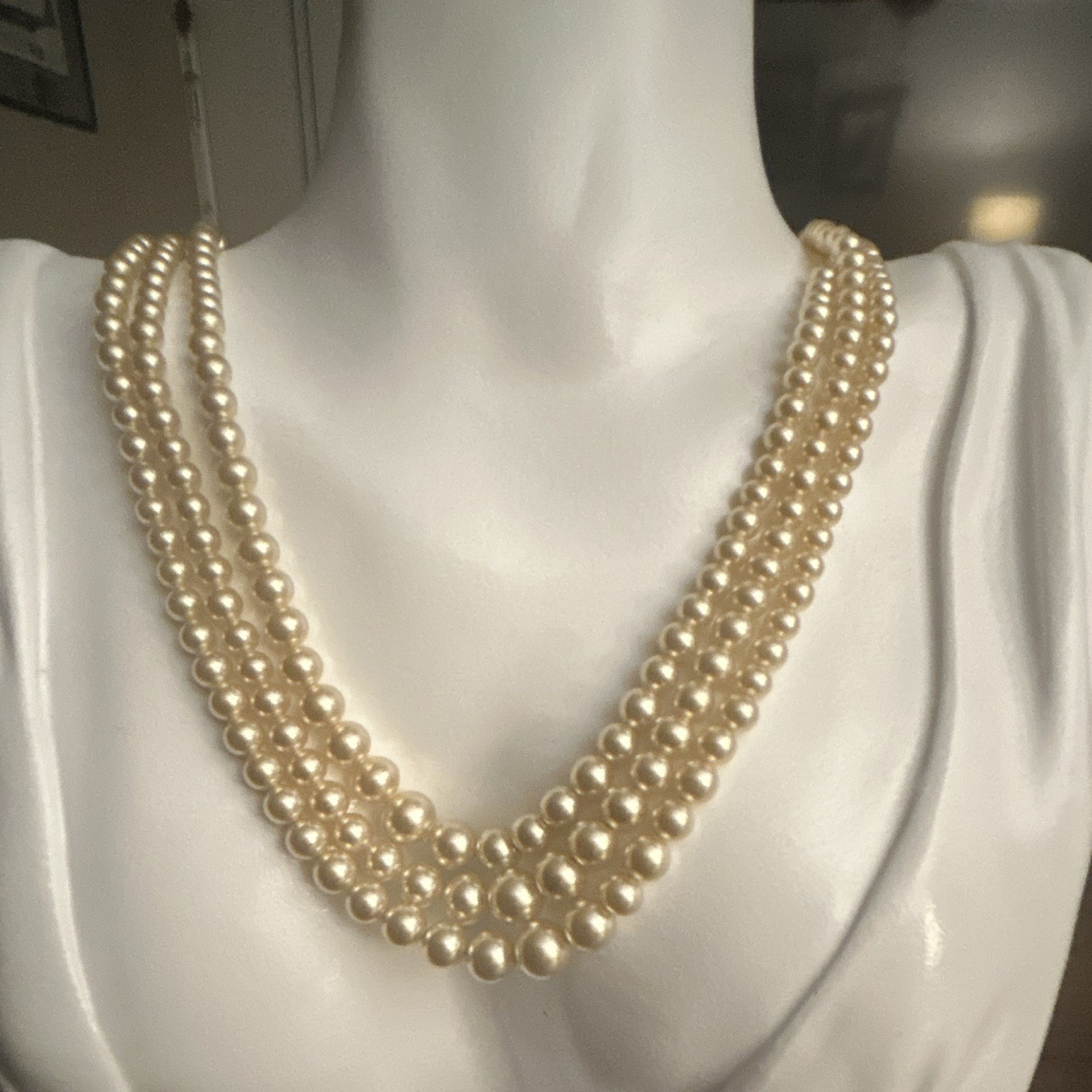 Vintage Cream Faux Pearl Beaded Statement Necklace Rhinestone Box Clasp