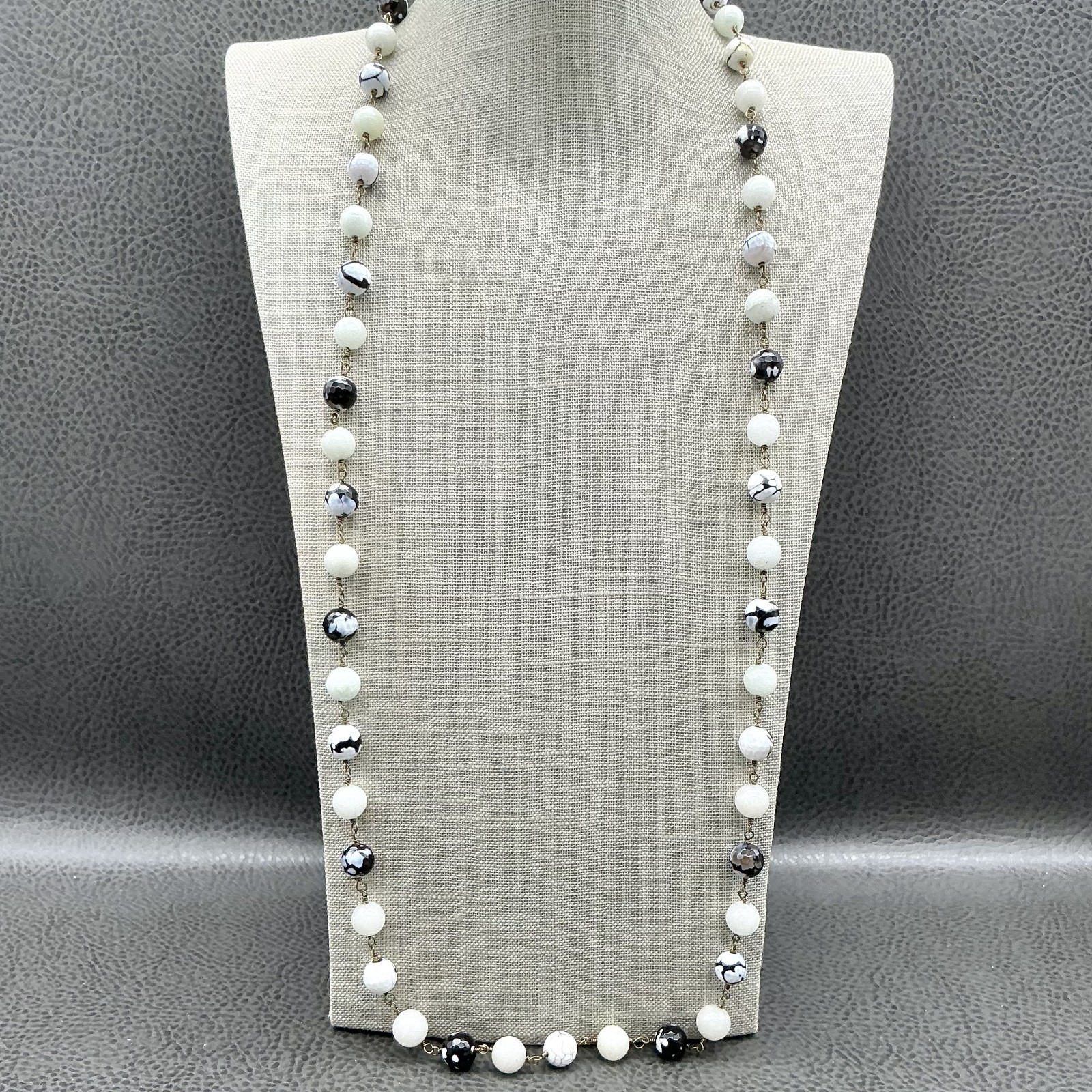 Necklace Jade Stones And Black White Glass Beads 26 Inch Retro Jewelry 26″