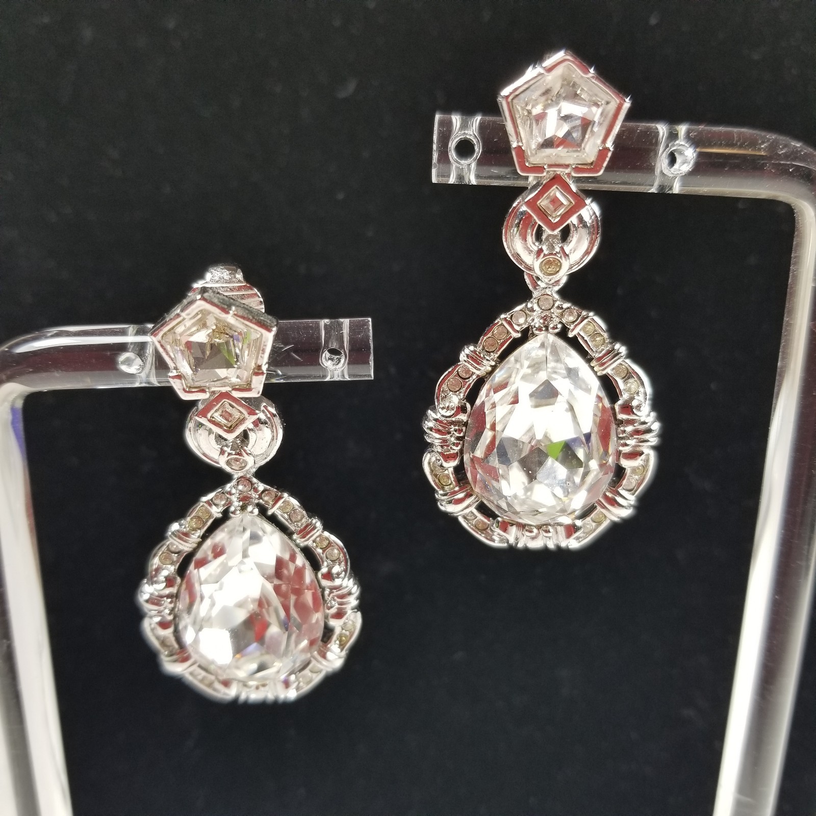 Avon Smithsonian Marie Antoinette Pendant 16 1/4” Necklace Clip Earring Set VTG