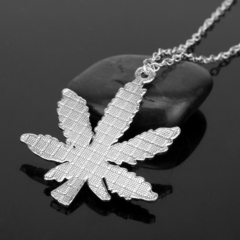 Men Retro Stainless Steel Simple Cannabis Marijuana Leaf Pendant Necklace 0349
