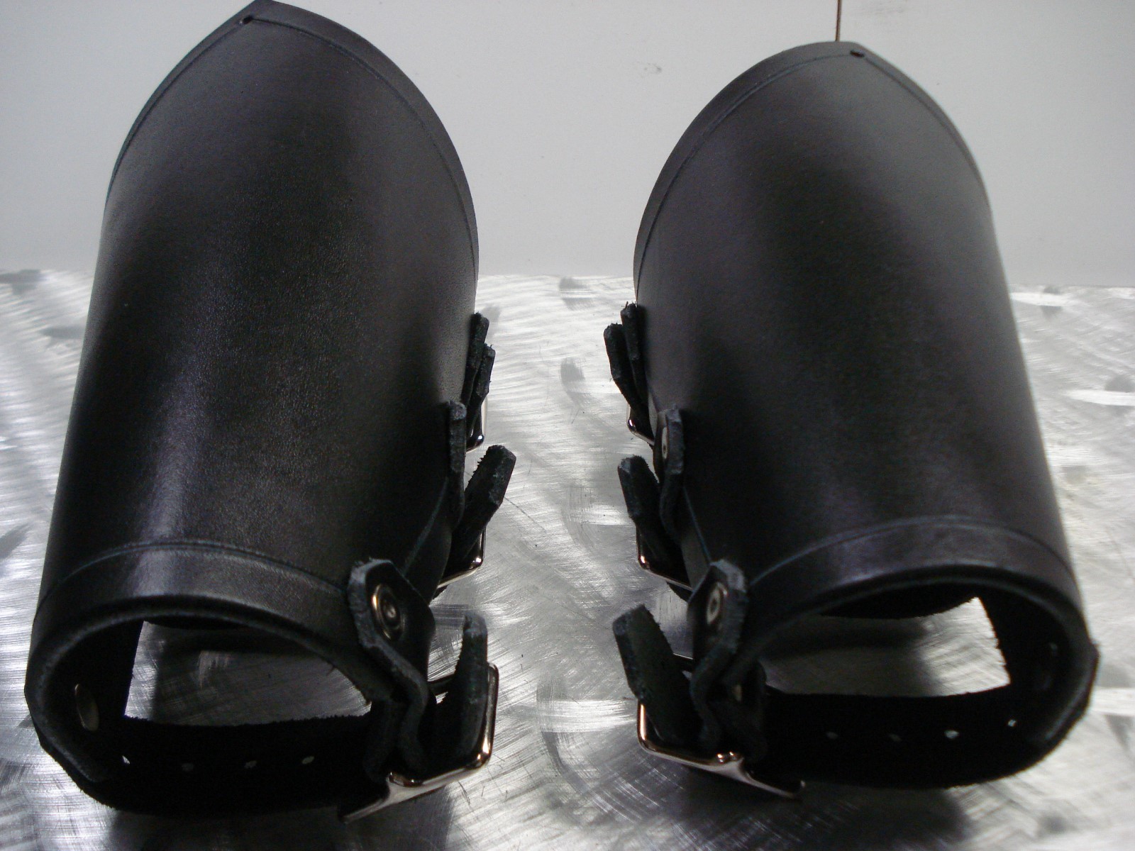 LEATHER BLACK PLAIN MEDIUM BRACER…BLACK METAL..(MDLG0017)….. ULVER