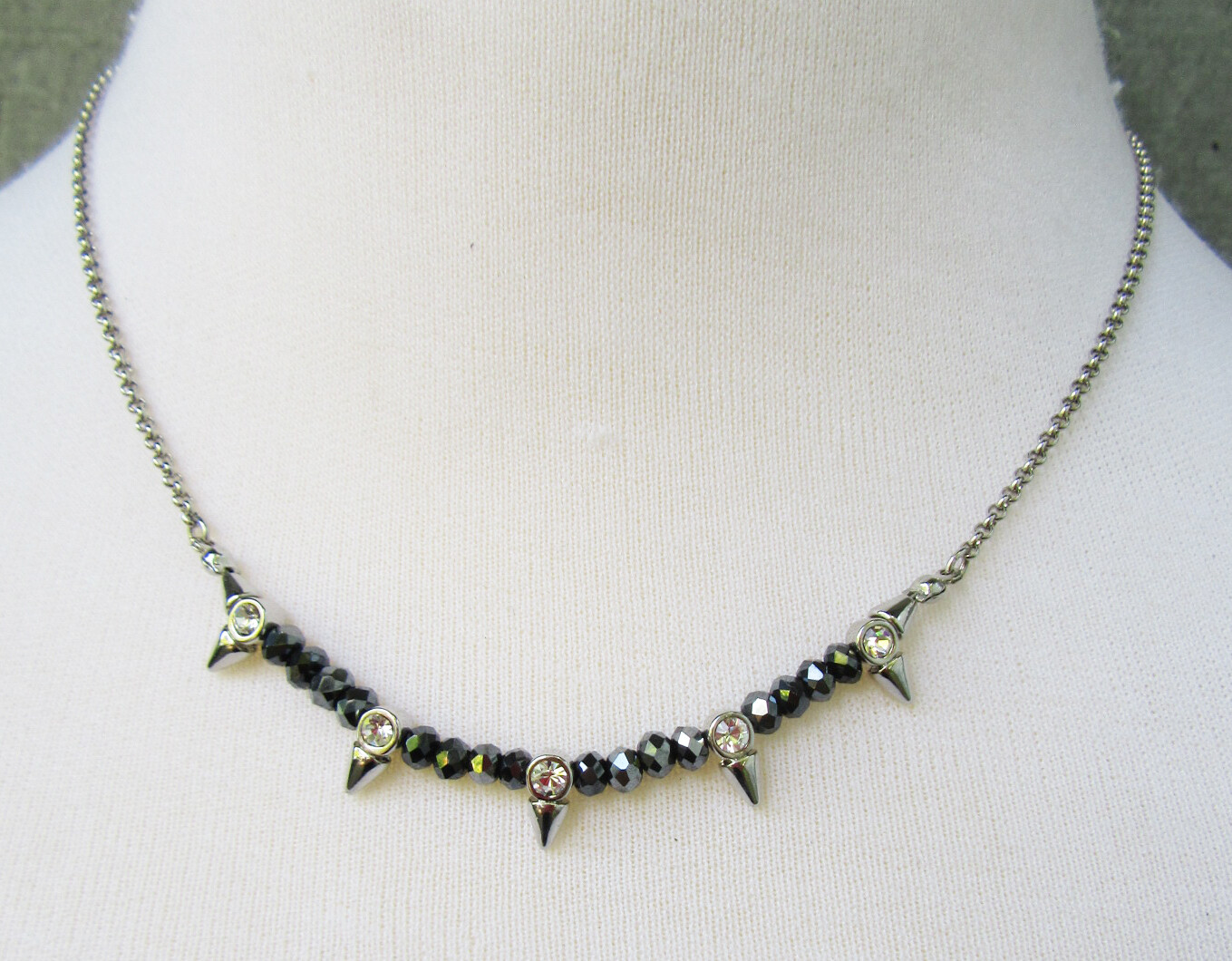 Lia Sophia Jewelry Turning Point Cut Crystals Necklace in Silver RV$52