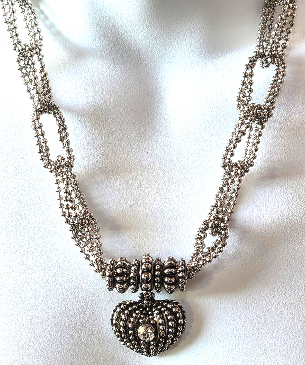 Silver-tone Ball Chain snap front closure Heart Pendant Necklace 20″