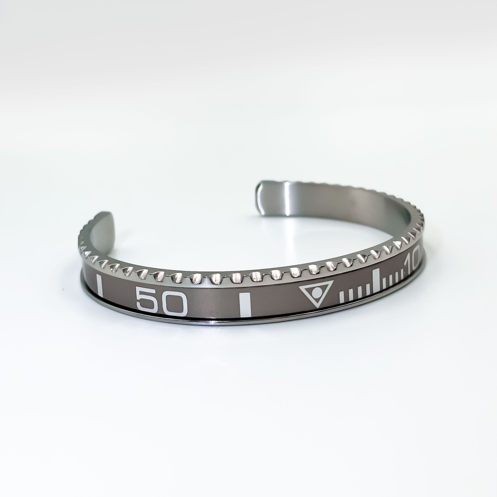 Men and Women Stainless Steel Personality Bracelets Digital Speedometer Bracelet