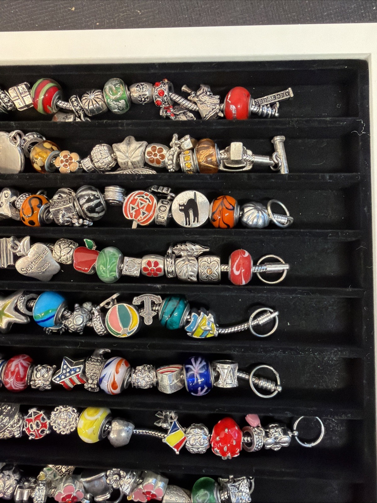 Willabee and Ward 12-Month Holiday Charm Bracelet w/ Display Case Ms2
