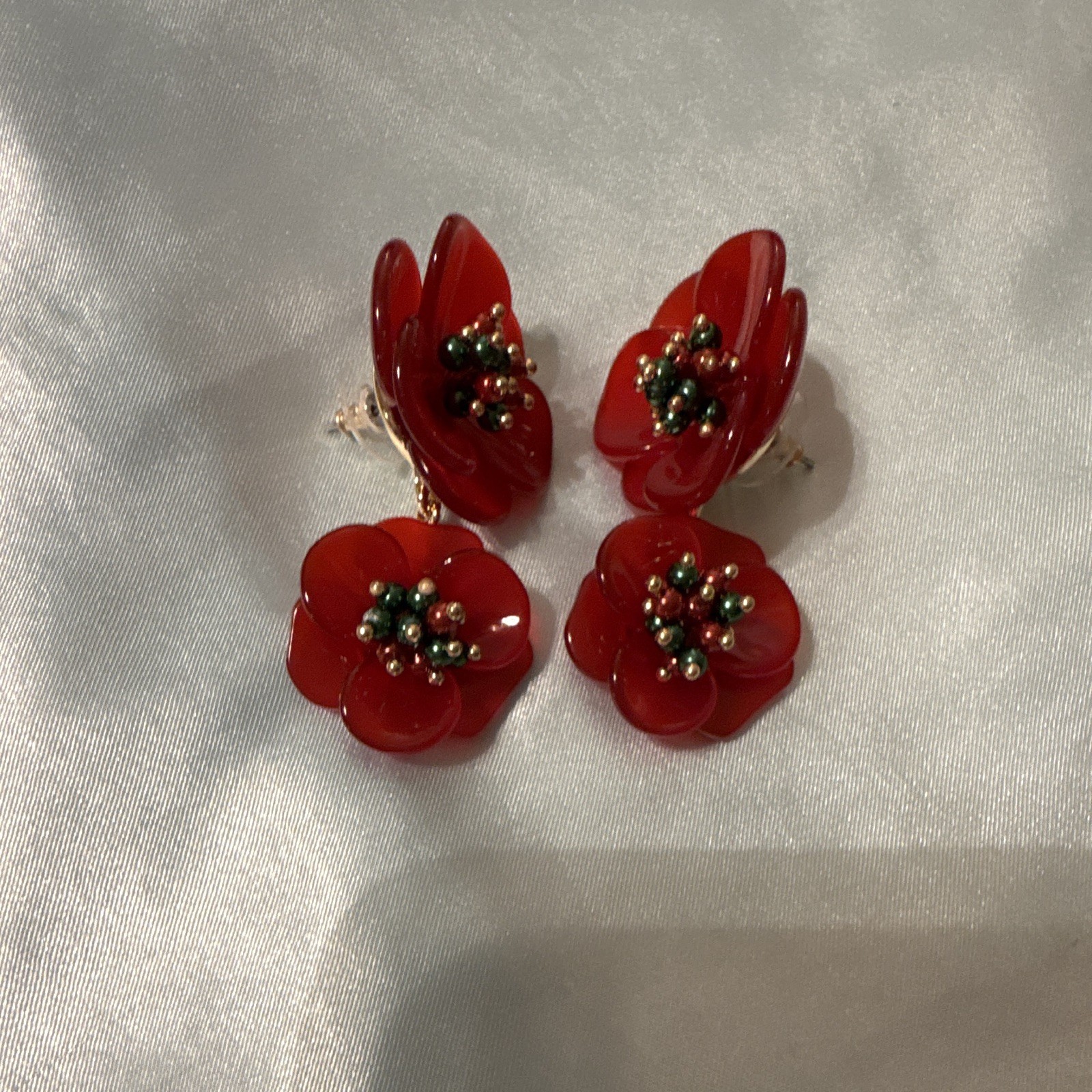 Red & Gold Tone Flower Drop Earrings Plastic Metal No Stone