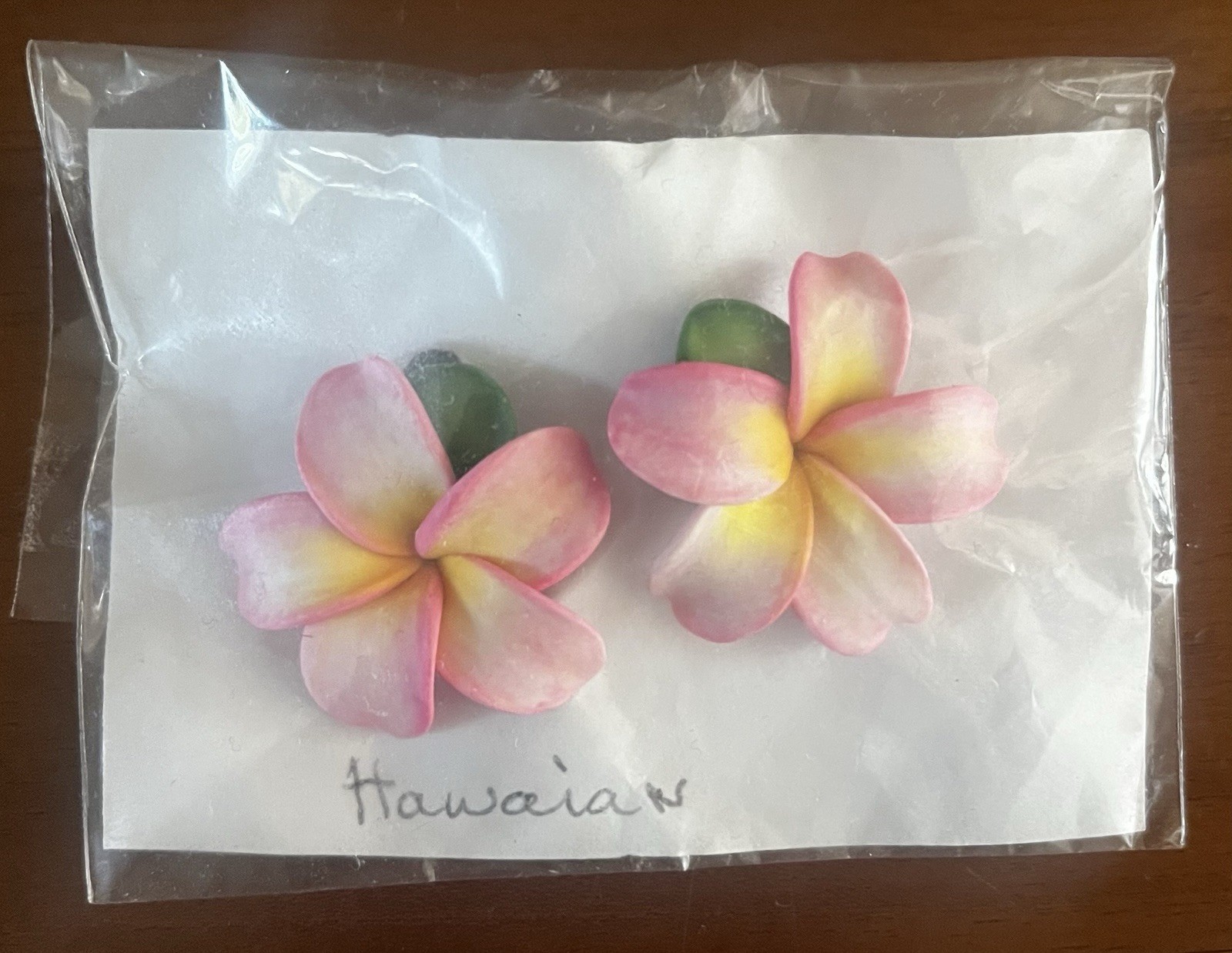 Vintage Pink Flower Clip On Earrings Pendant Clips Lightweight Plumeria Hawaiian