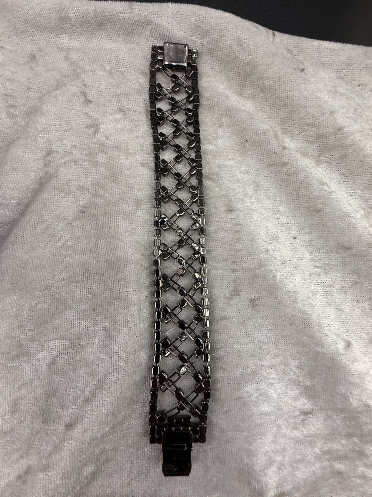 Rhinestone Bracelet Black Tone 7.5″