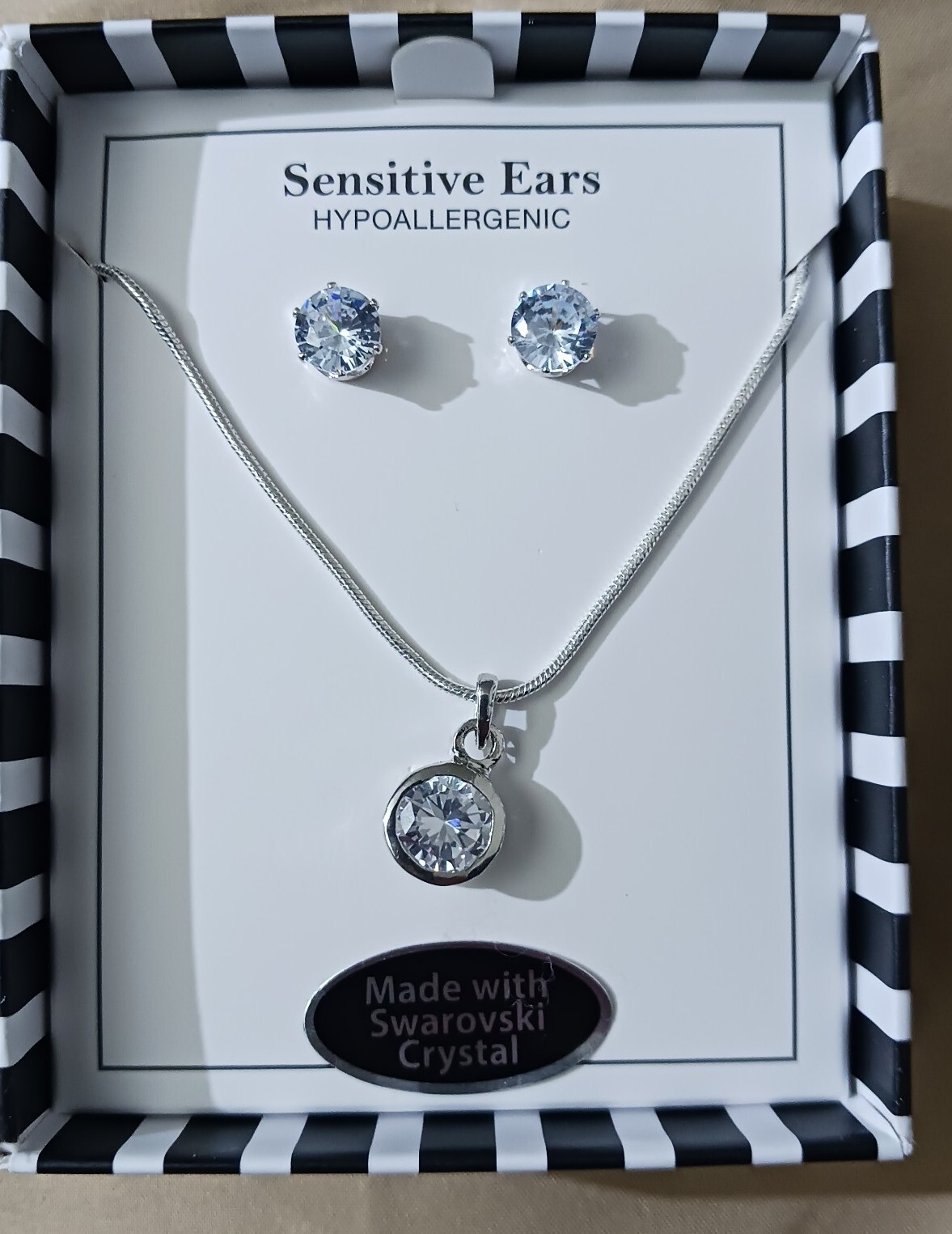 Swarovski Crystal Necklace & Earrings Set Silver Plated 18″ Chain Gift New