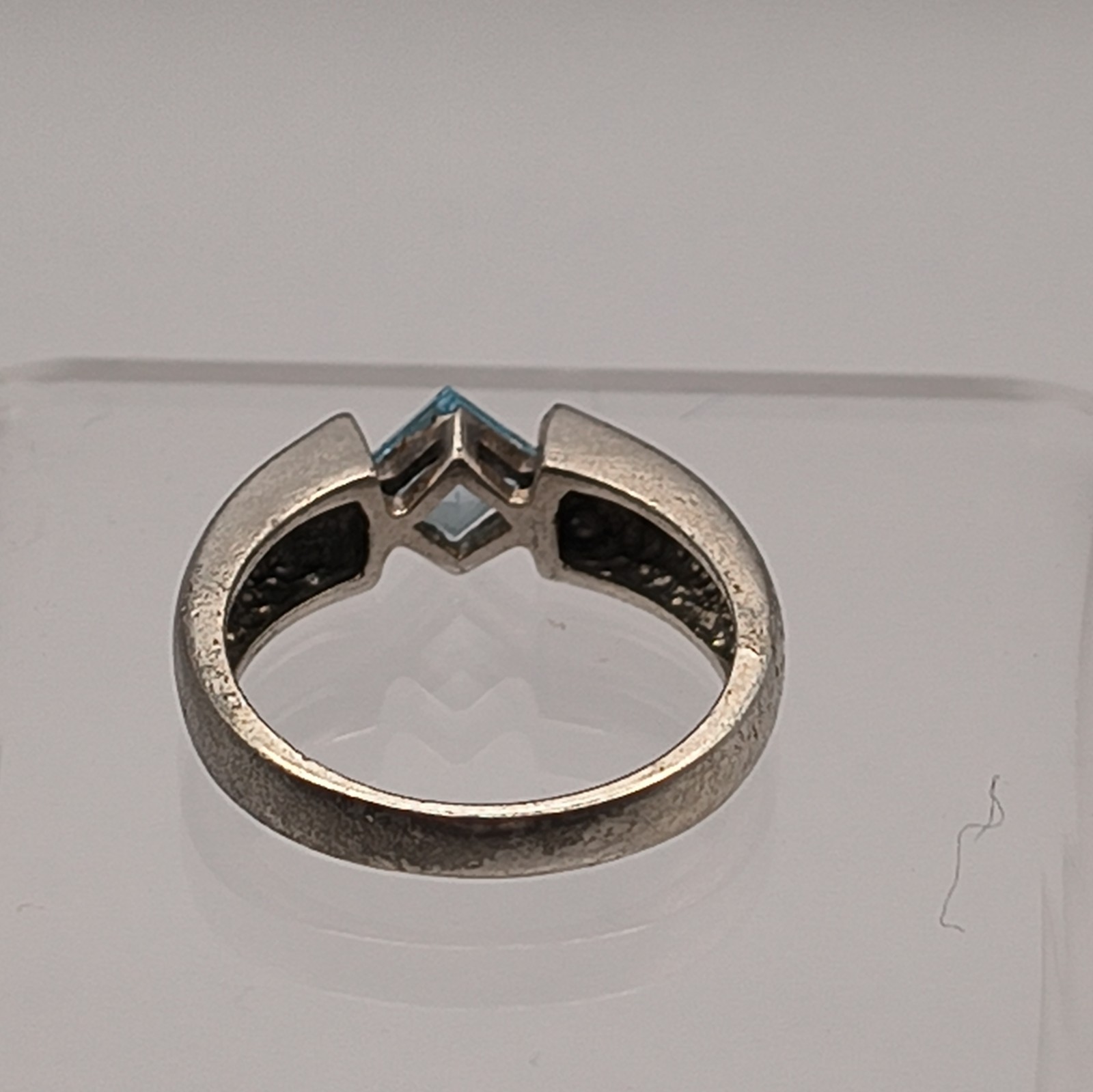 Modern Sterling Silver 925 Ring Square Cut Blue Topaz. Sz 7, 3.7grams