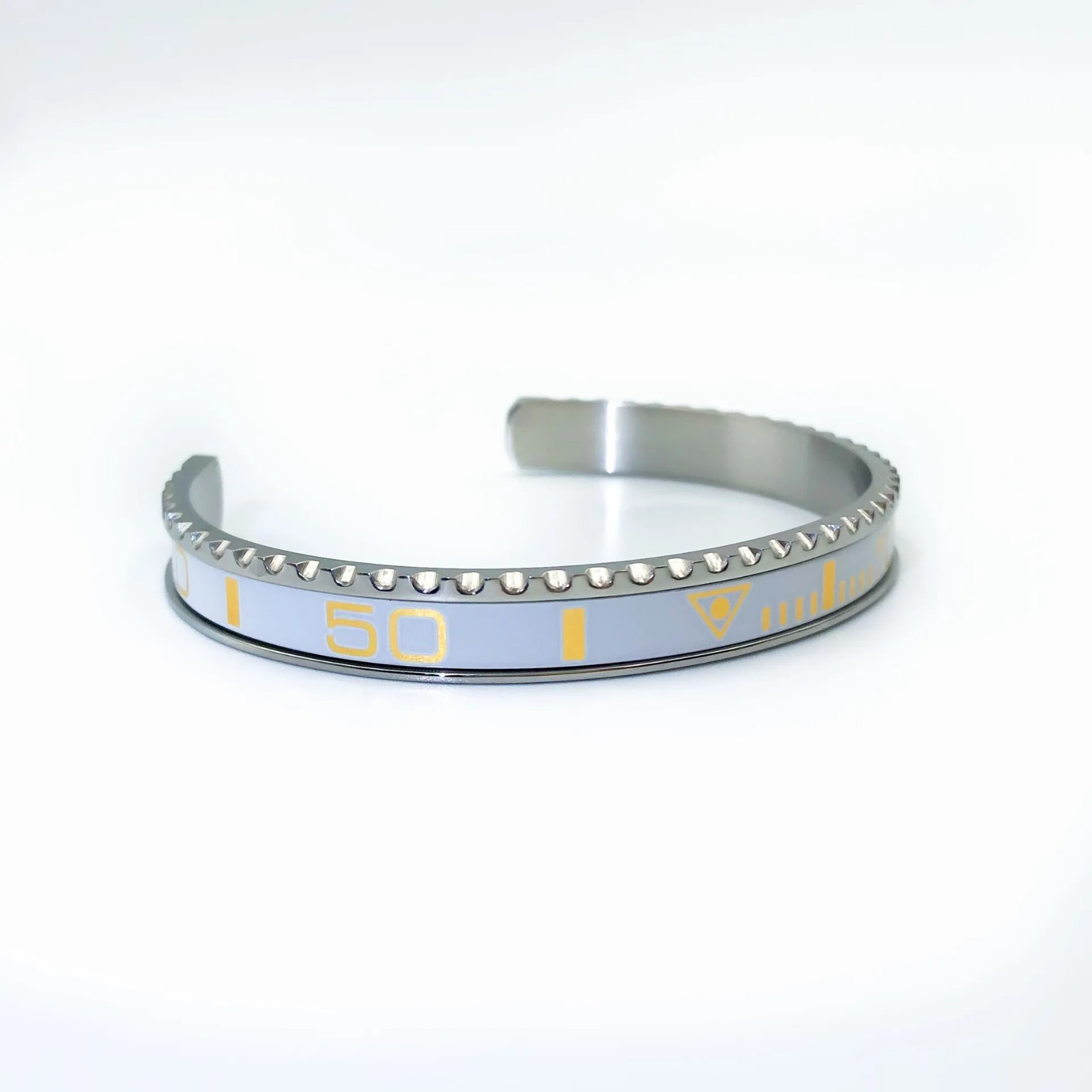 Men and Women Stainless Steel Personality Bracelets Digital Speedometer Bracelet