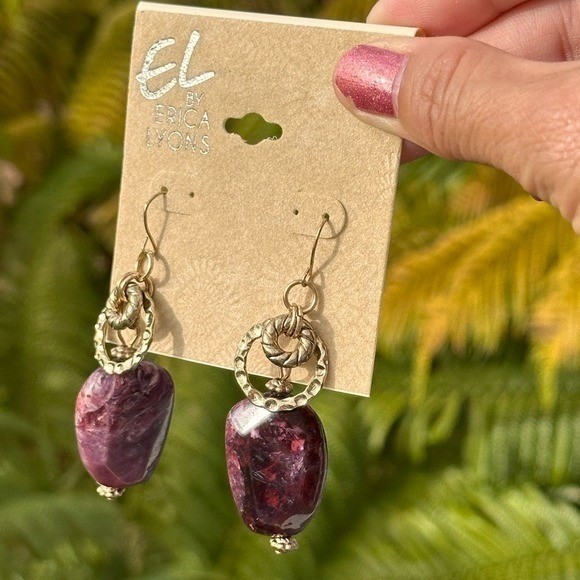 Erica Lyons Gold Tone Hammered Ring Marbled Plum Resin Drop Dangle Earrings
