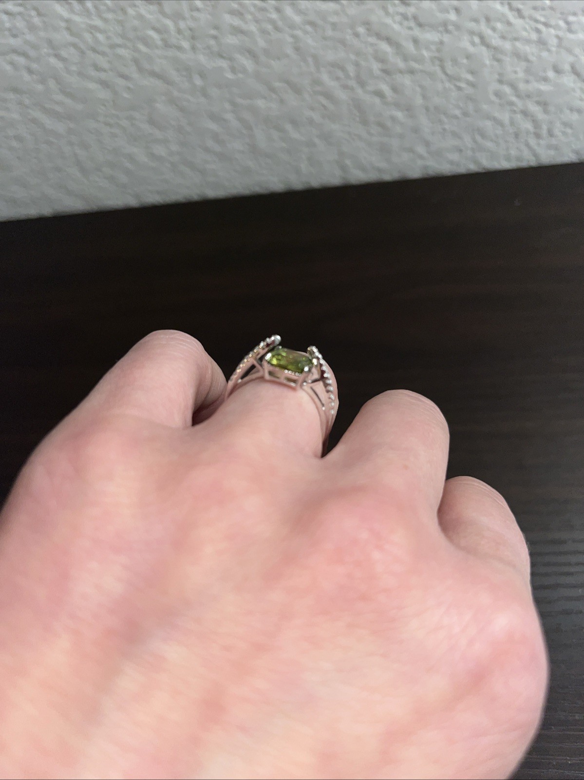 Beautiful Peridot Crystal 925 Sterling Silver Ring size 6 Retail 78.99