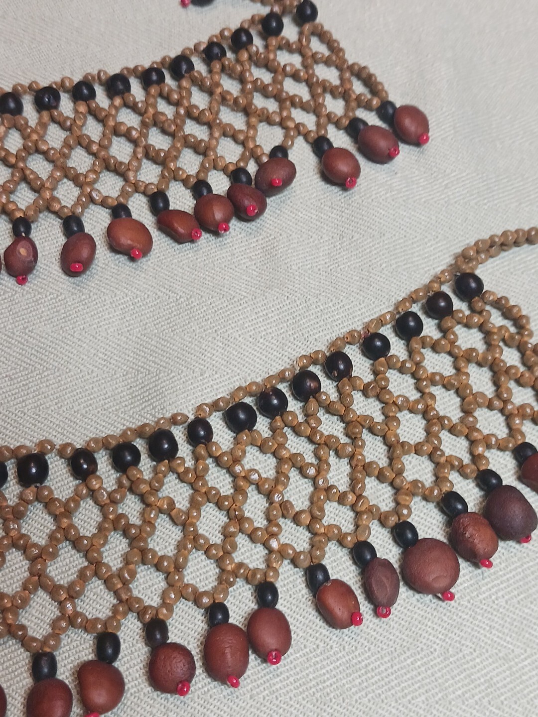 Collar Style Necklace Beaded Earth Tones 15 To 17 In Long