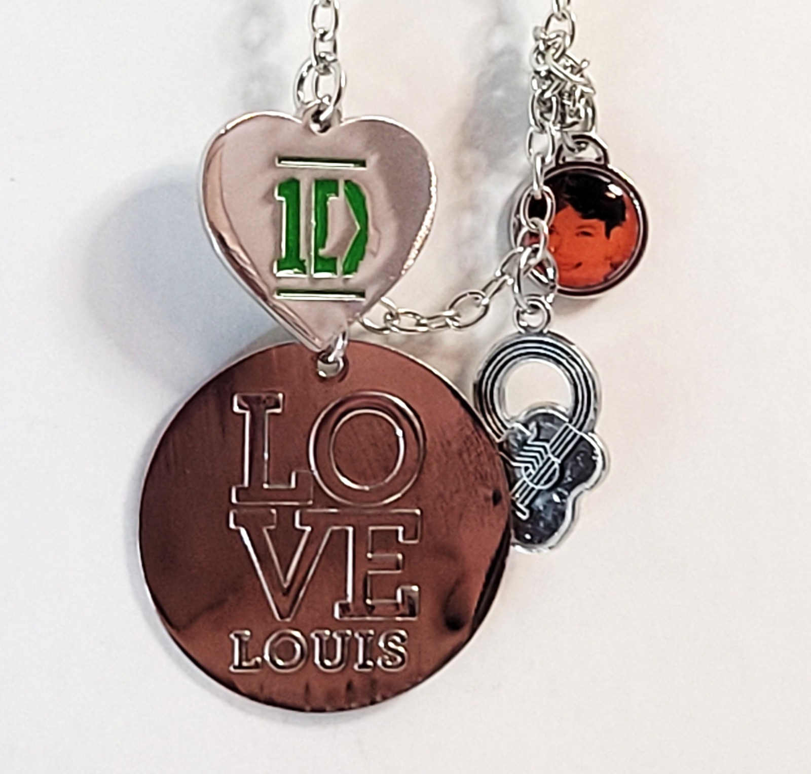 One Direction 1D Charm Necklace “Love Louis” Pendant Multi Charm – NEW