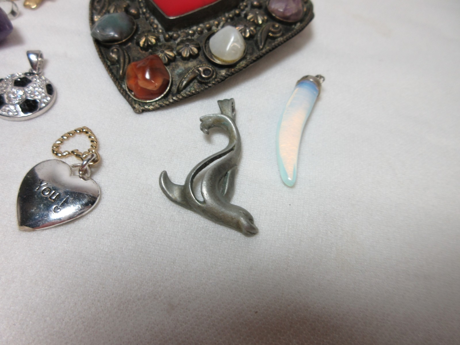 LOT OF NECKLACE PENDANTS VINTAGE TO NOW ART GLASS MIXED METALS SEAL #90