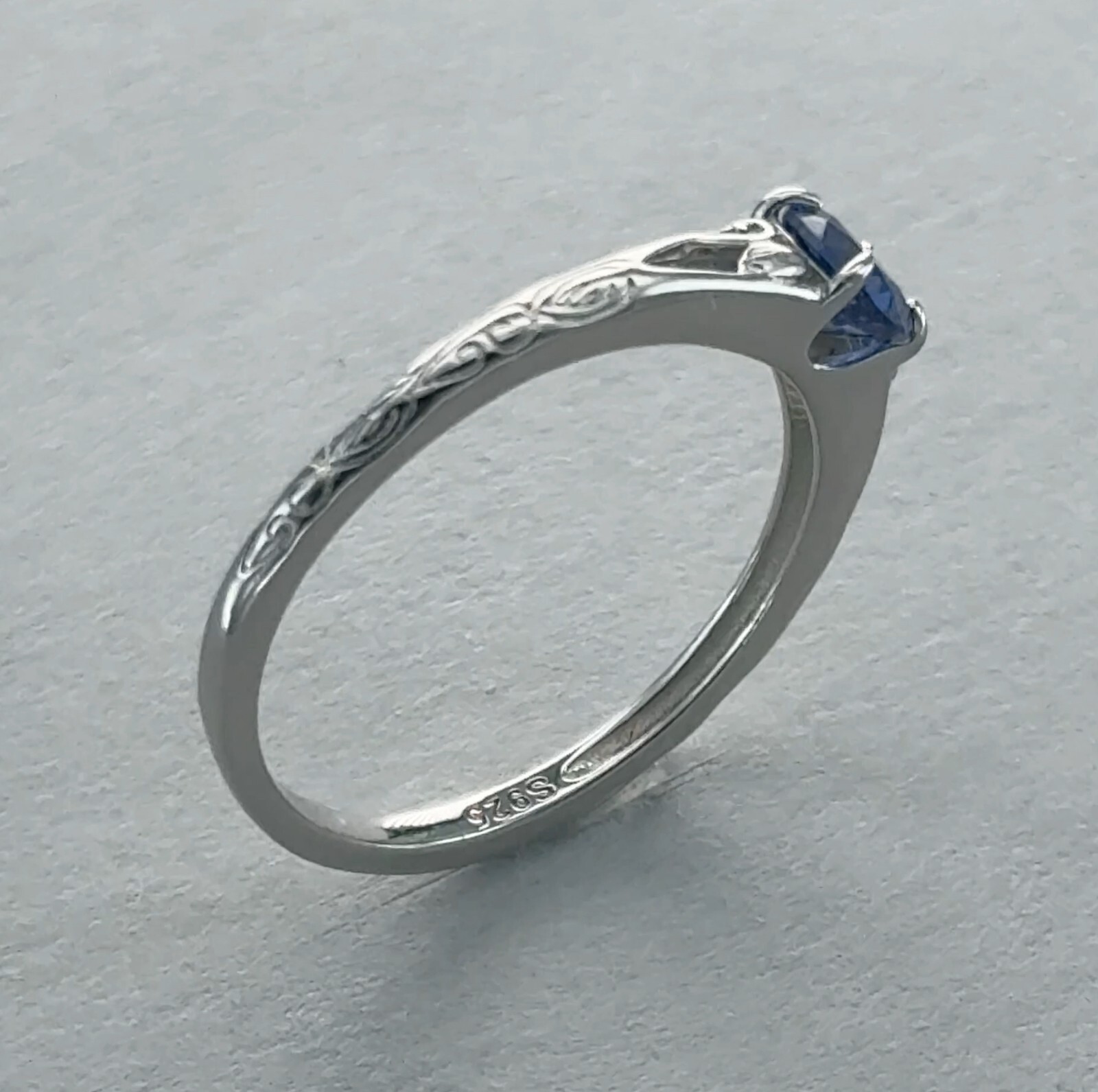 Round / Circle Blue TANZANITE Ring – 925 STERLING SILVER #2e