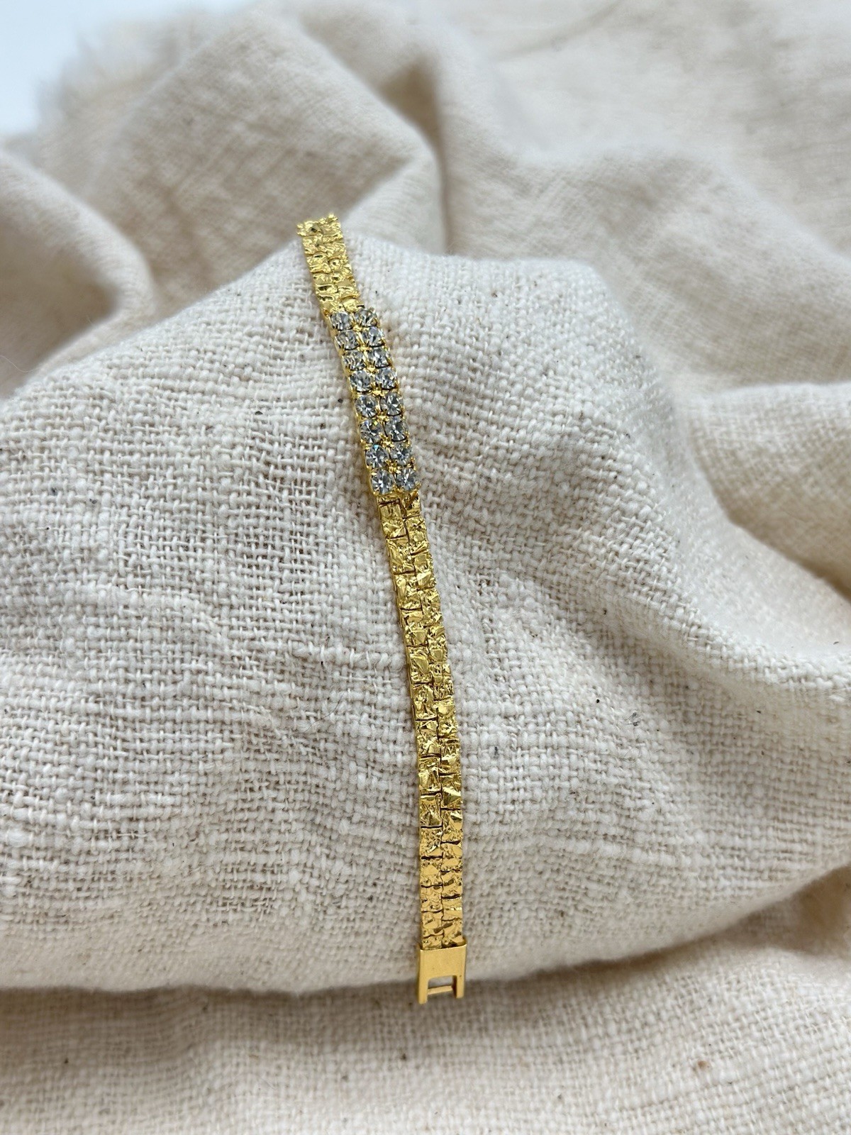Sparkling Shiny Linked Rhinestone Bracelet Gold Tone Nugget Style Chain 7″