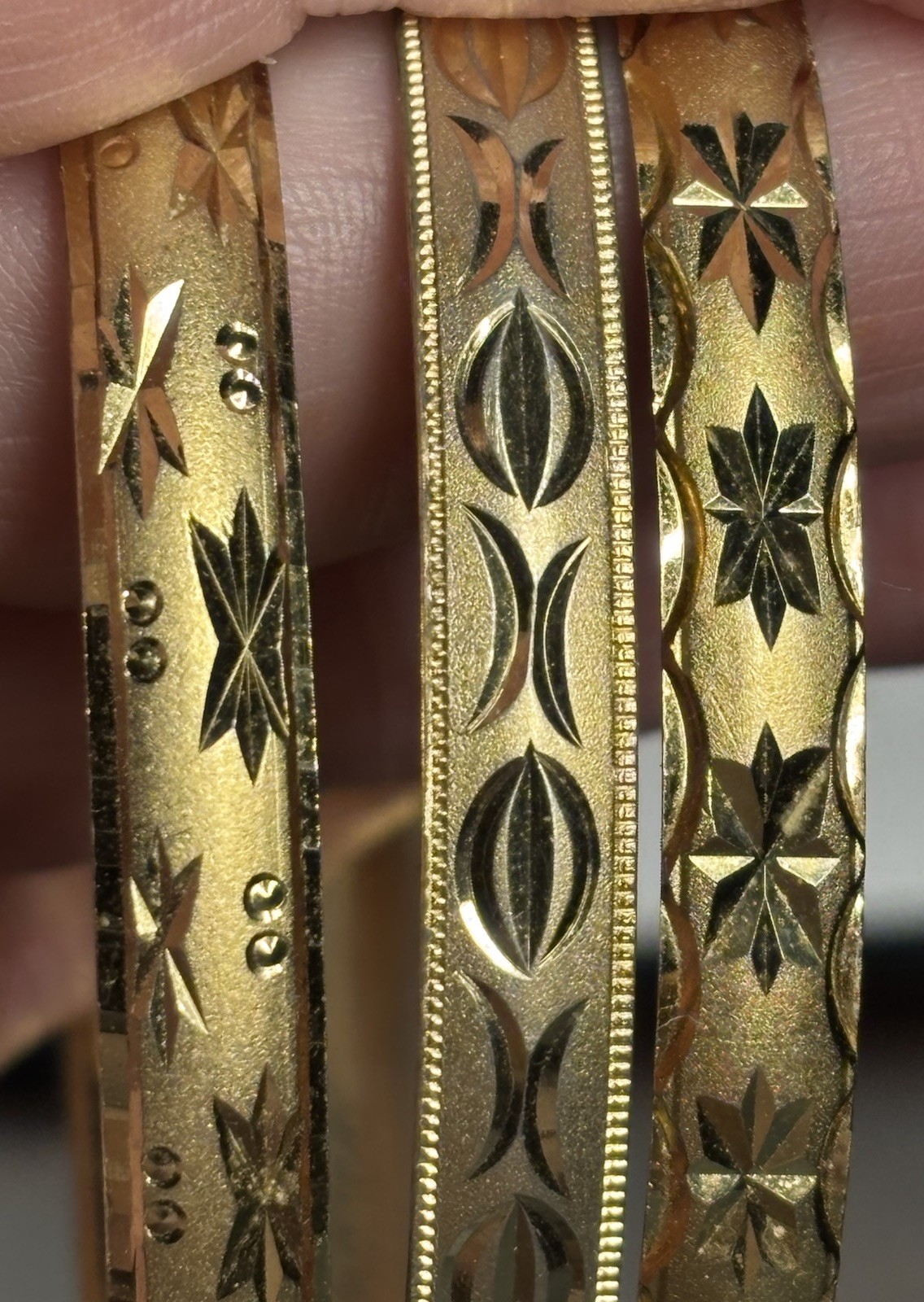 Bangle Bracelets Gold Tone Etched Starburst Diamond Cut Design 7.5” Stackable