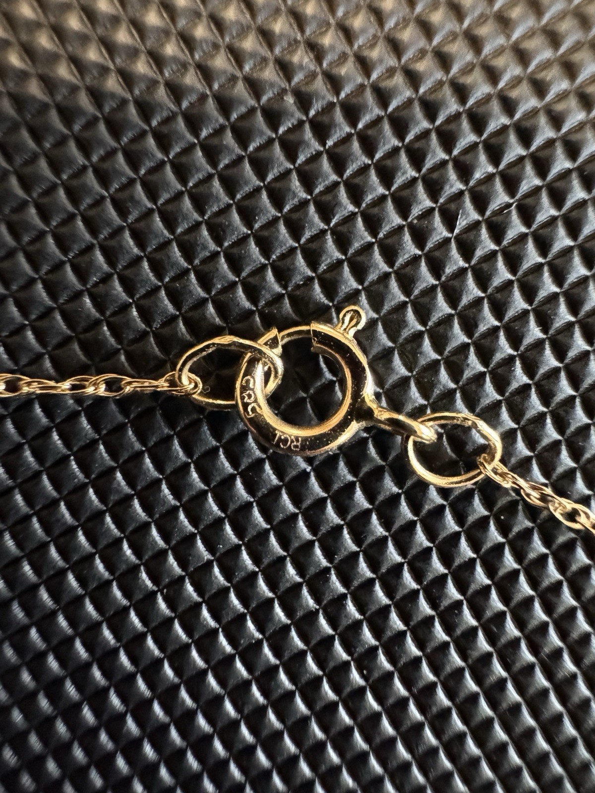 14K Gold Necklace With Genuine Uncut Amethyst Embedded Into Pendant. 18 In, New