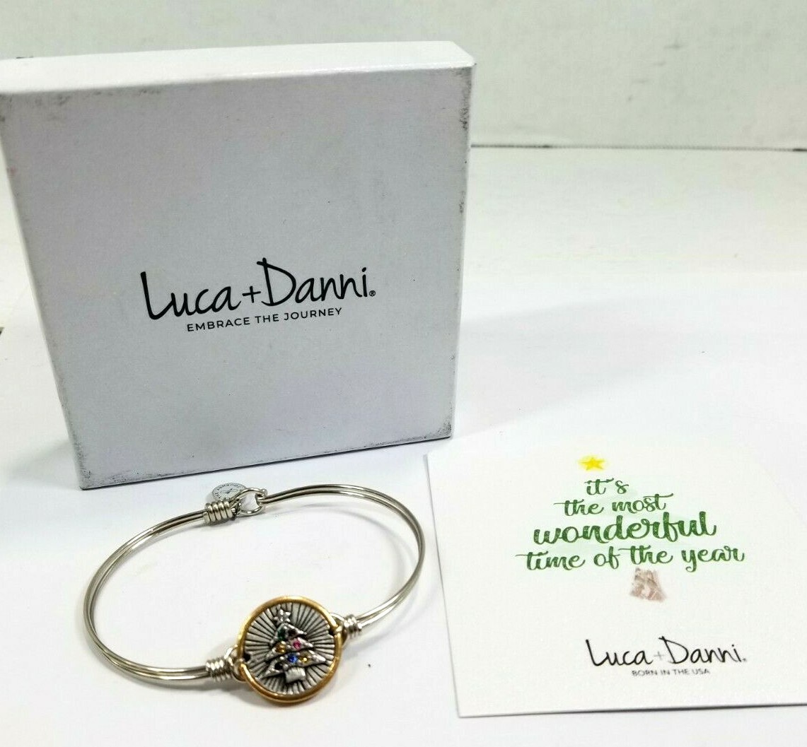 Luca + Danni It’s The Most Wonderful Time Of Year