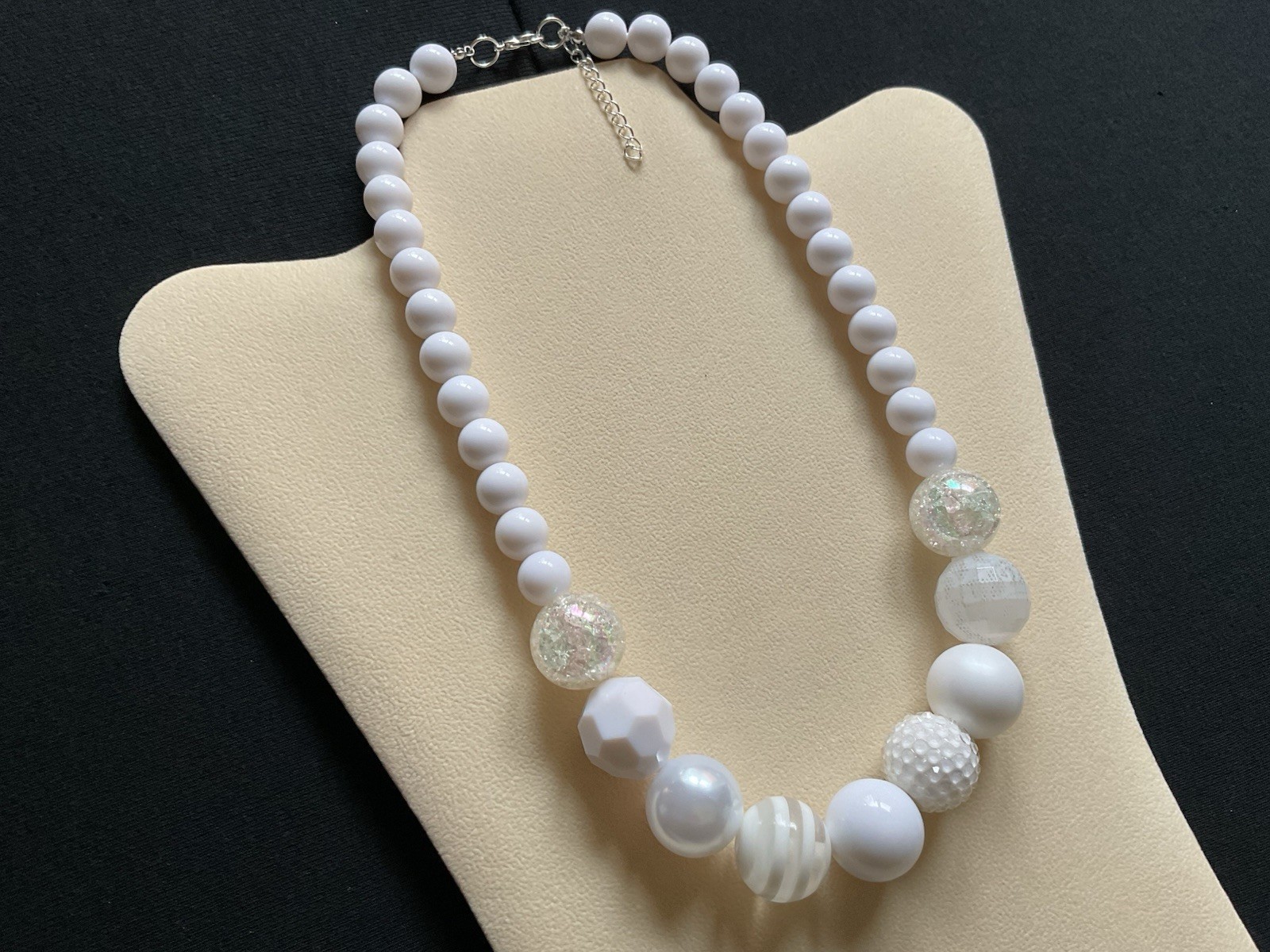 Chunky White Beads Adjustable Necklace