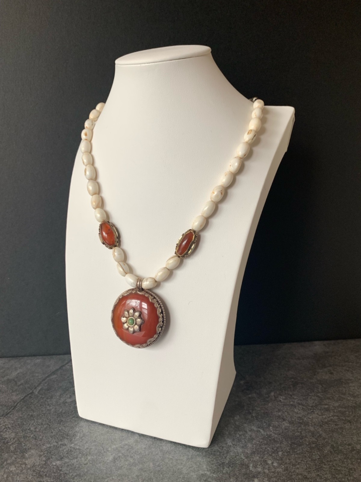 Vintage Tibetan Silver Red Agate Repousse Amulet, Conch Beads 22″ Necklace 7
